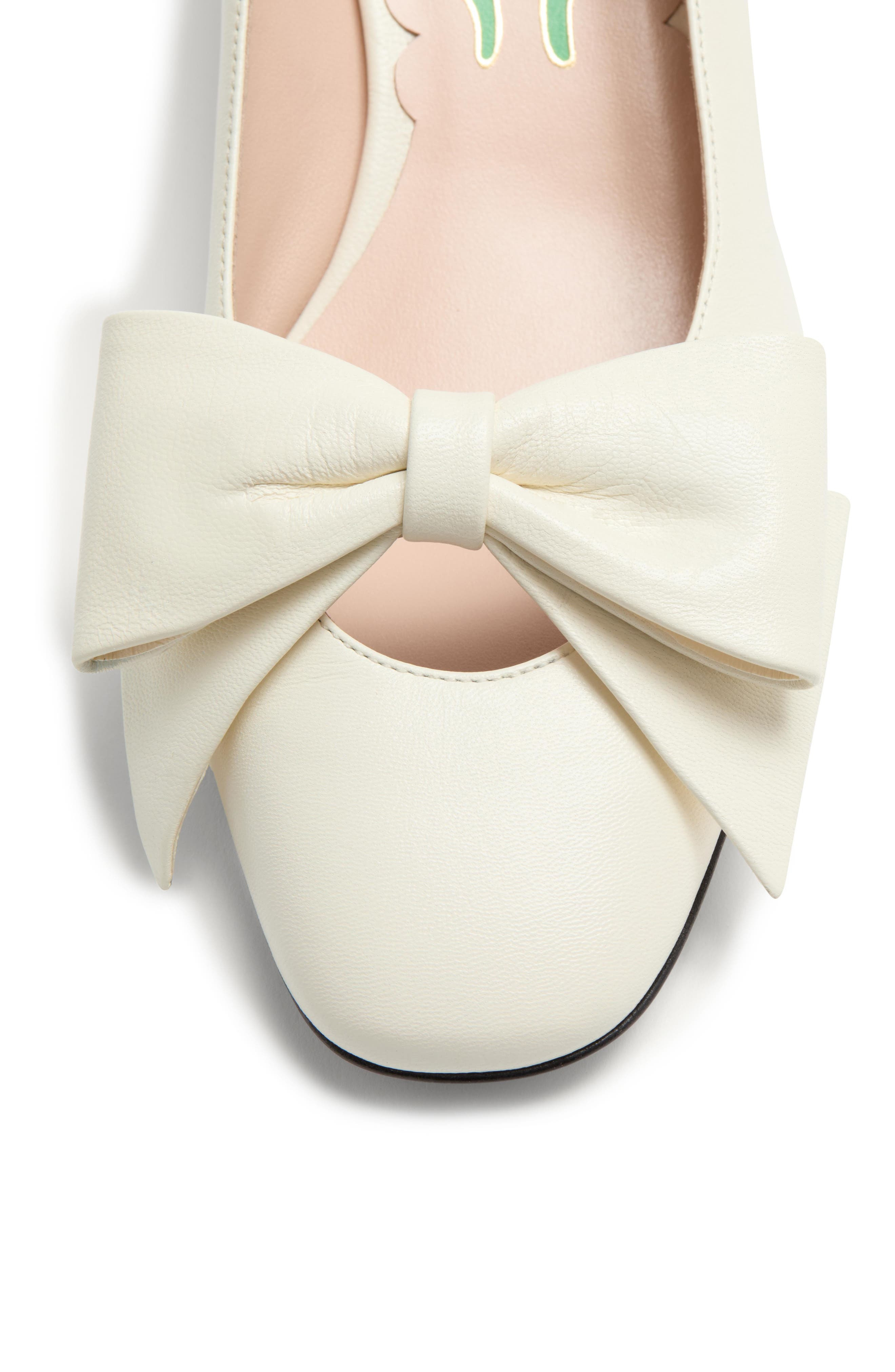 Valentino Garavani Bowow Pump in Ivory at Nordstrom - 8