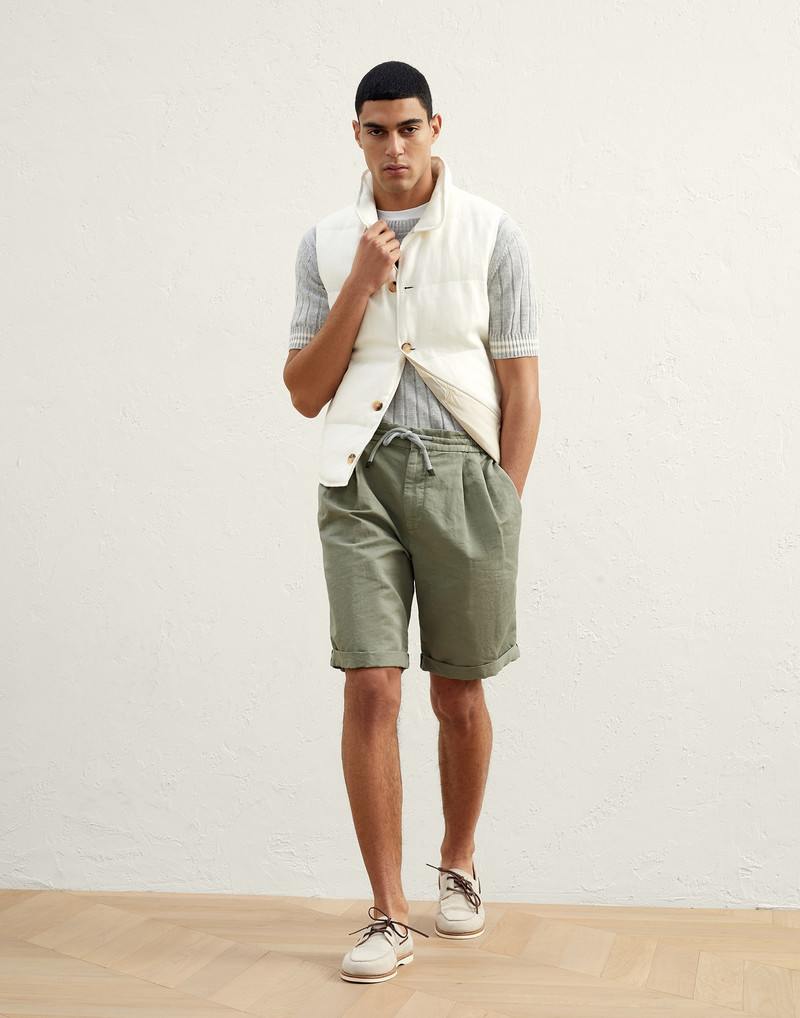 Brunello Cucinelli Garment-dyed basic fit Bermuda shorts in twisted linen and cotton gabardine with drawstring and plea outlook