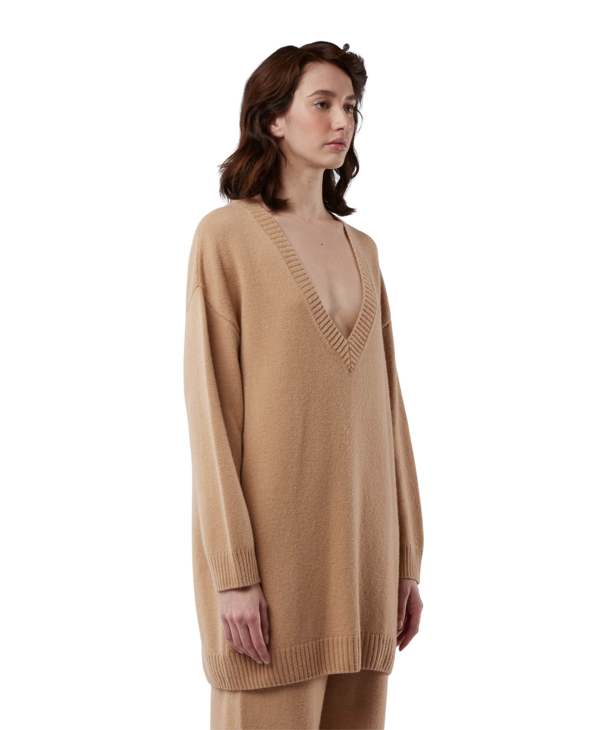 Plain cashmere jumper with V-neck - 2