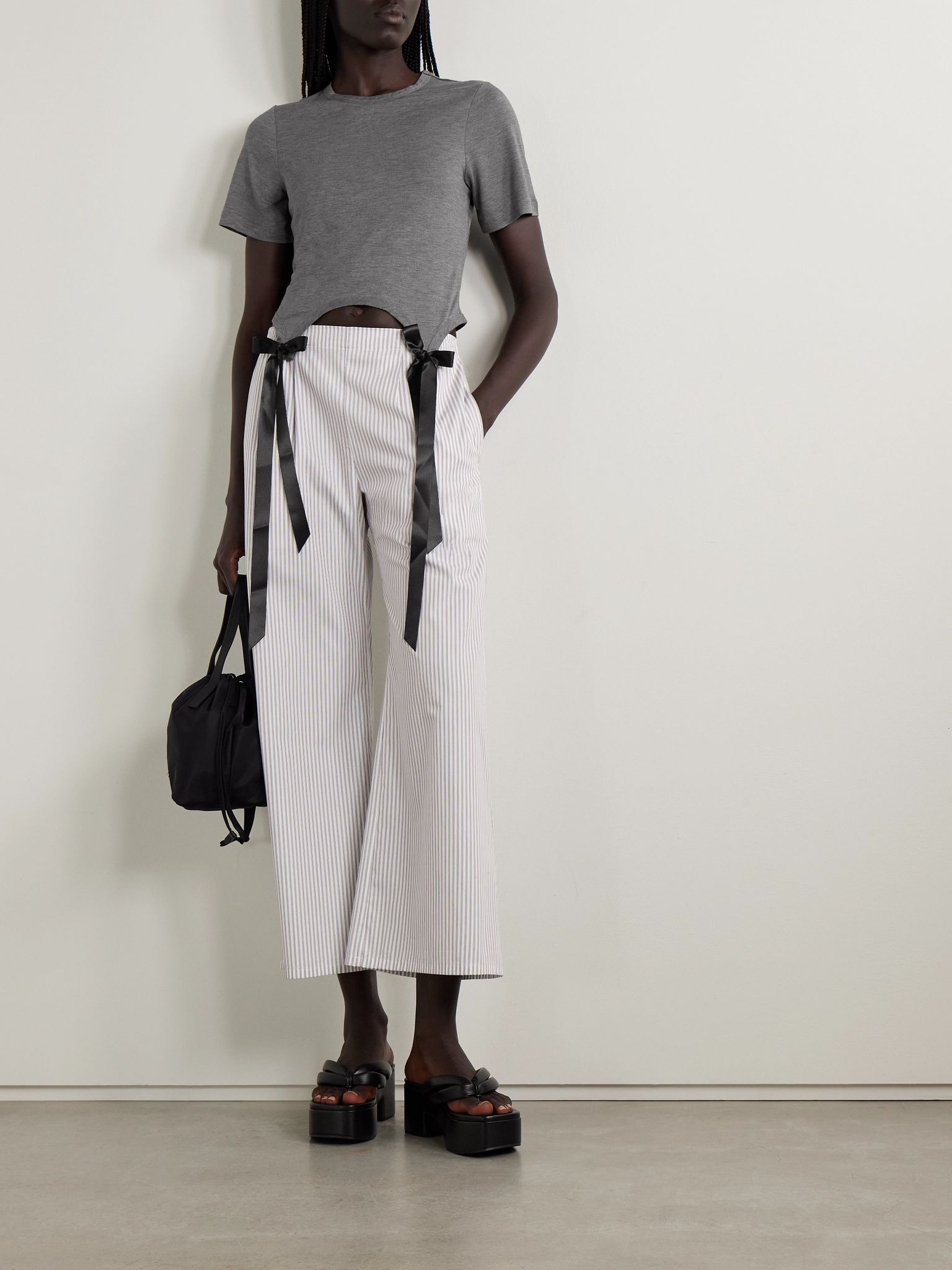 Bow-embellished satin-trimmed Lyocell-jersey T-shirt Gray - 2