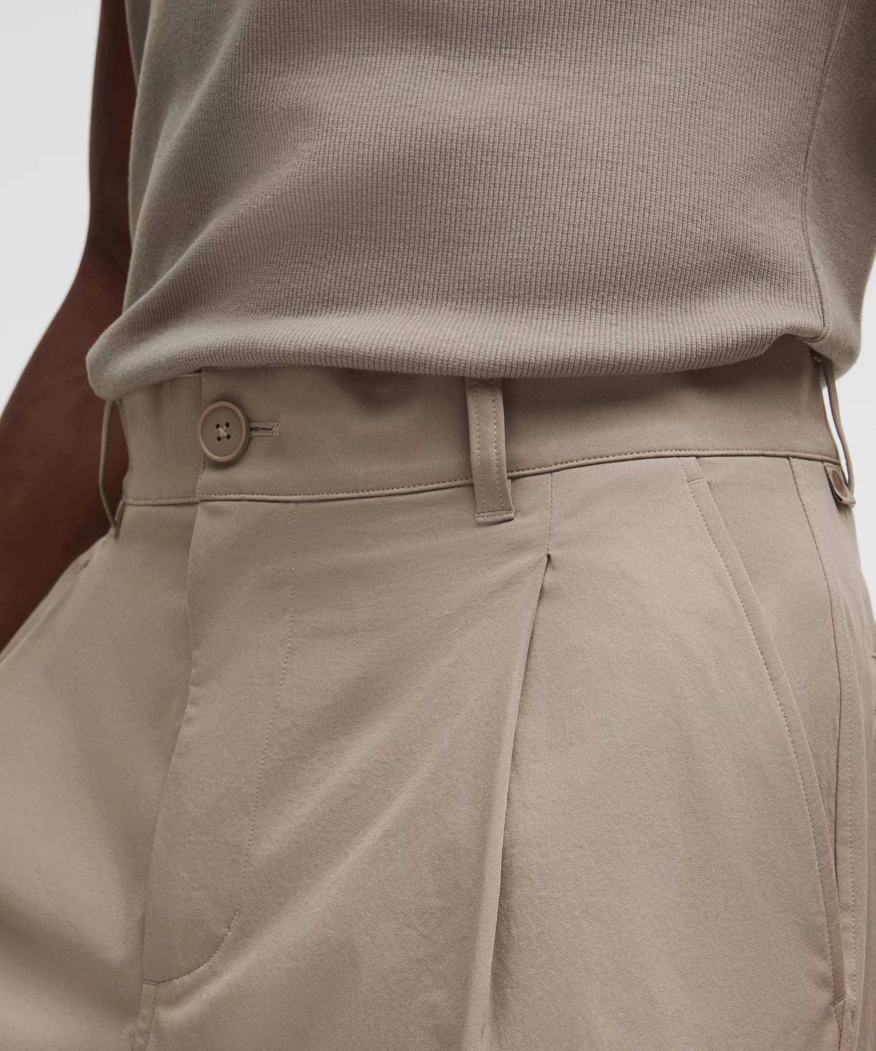 Woven Classic-Fit Pleated Trouser *Regular - 7