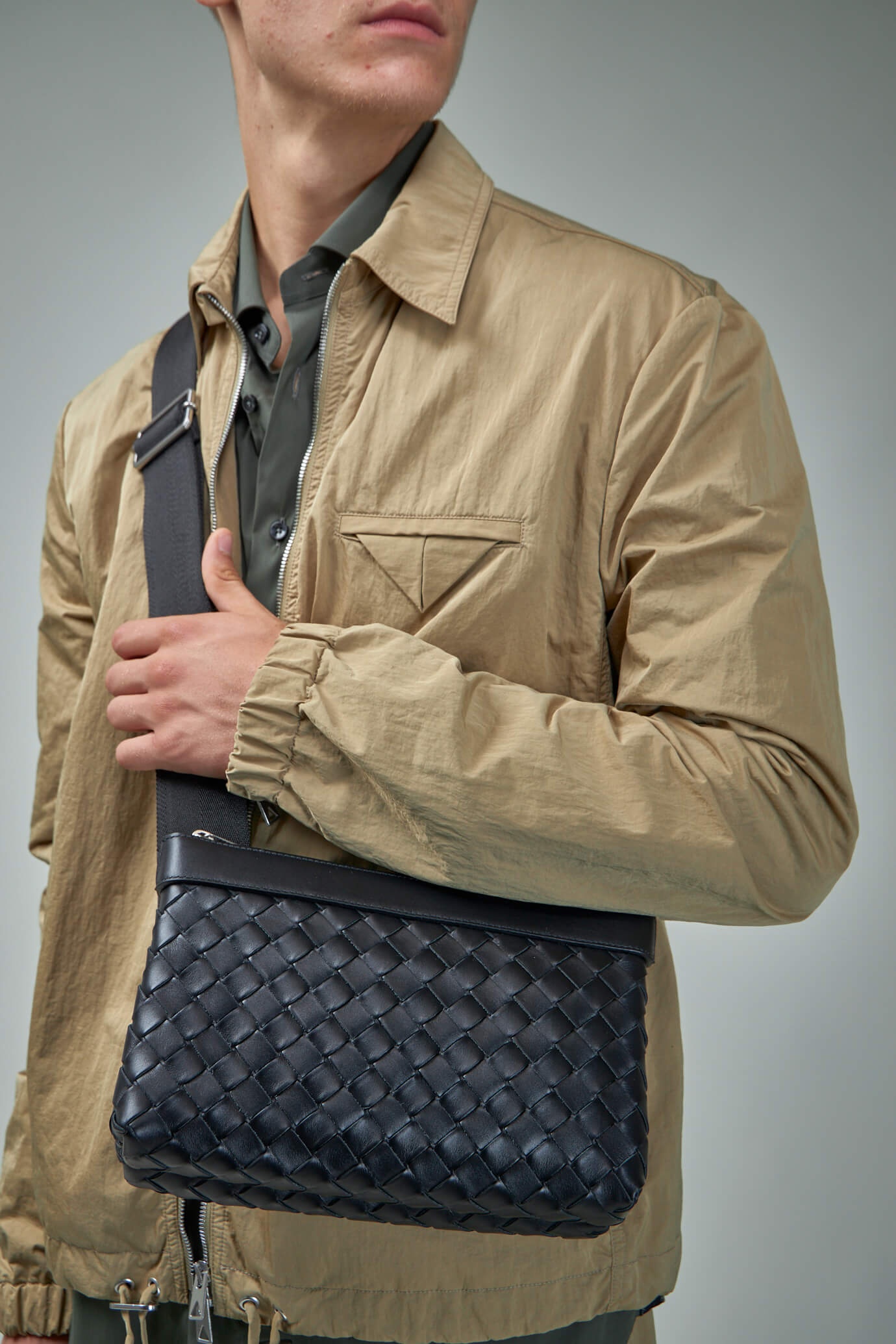 Bottega Veneta Intrecciato Duo Bag | labelsfashion | REVERSIBLE