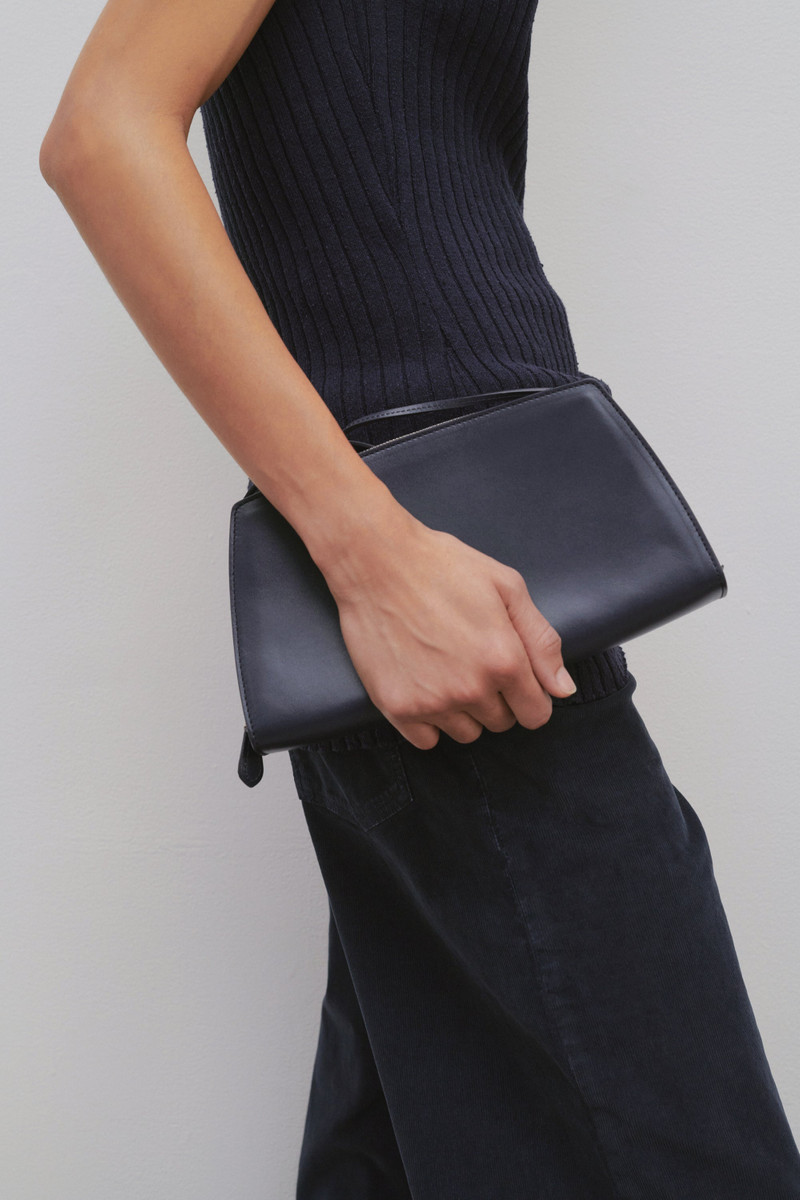 Dalia Baguette in Leather 4