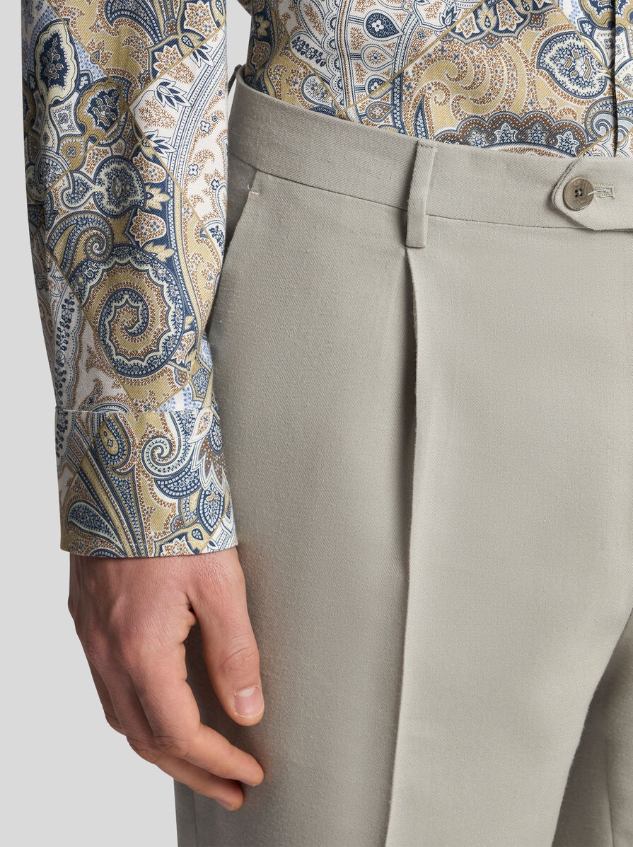 WOOL TROUSERS WITH PLEATS - 3