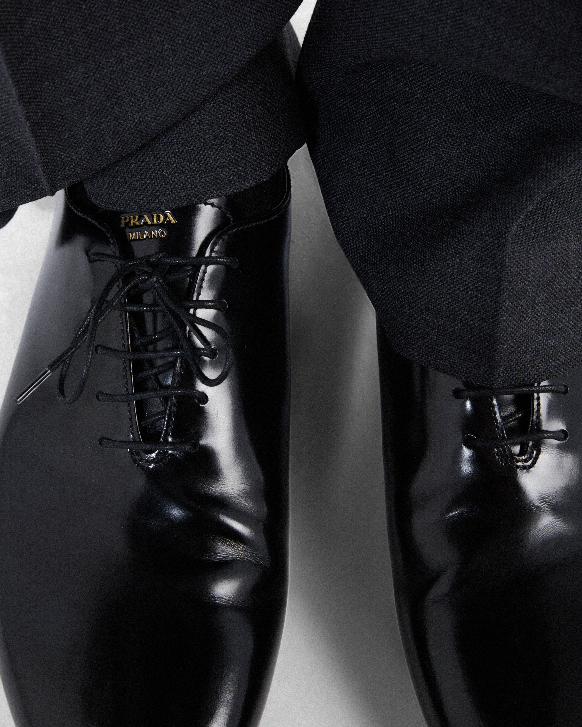 Brushed leather lace-ups - 3