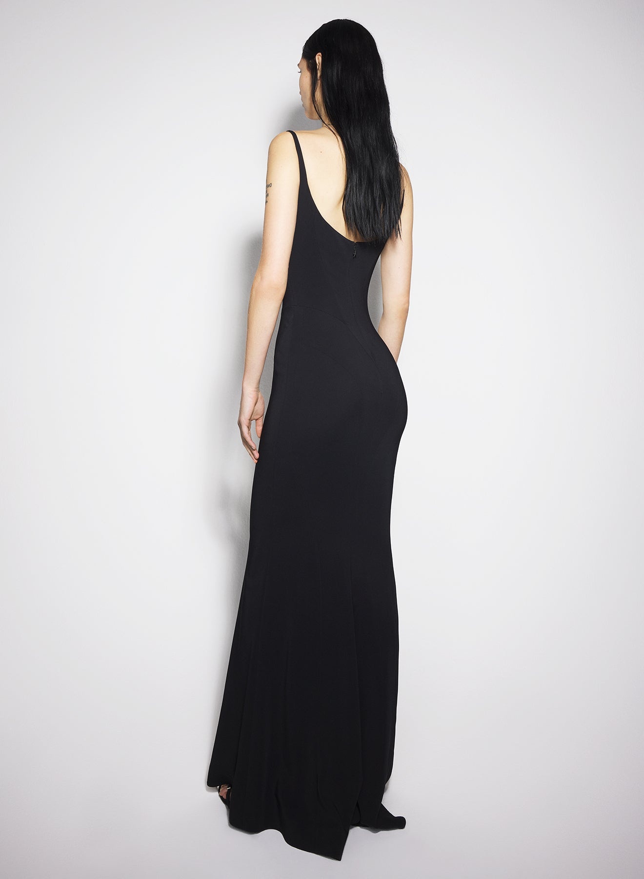 black crepe gown with metallic detail - 2