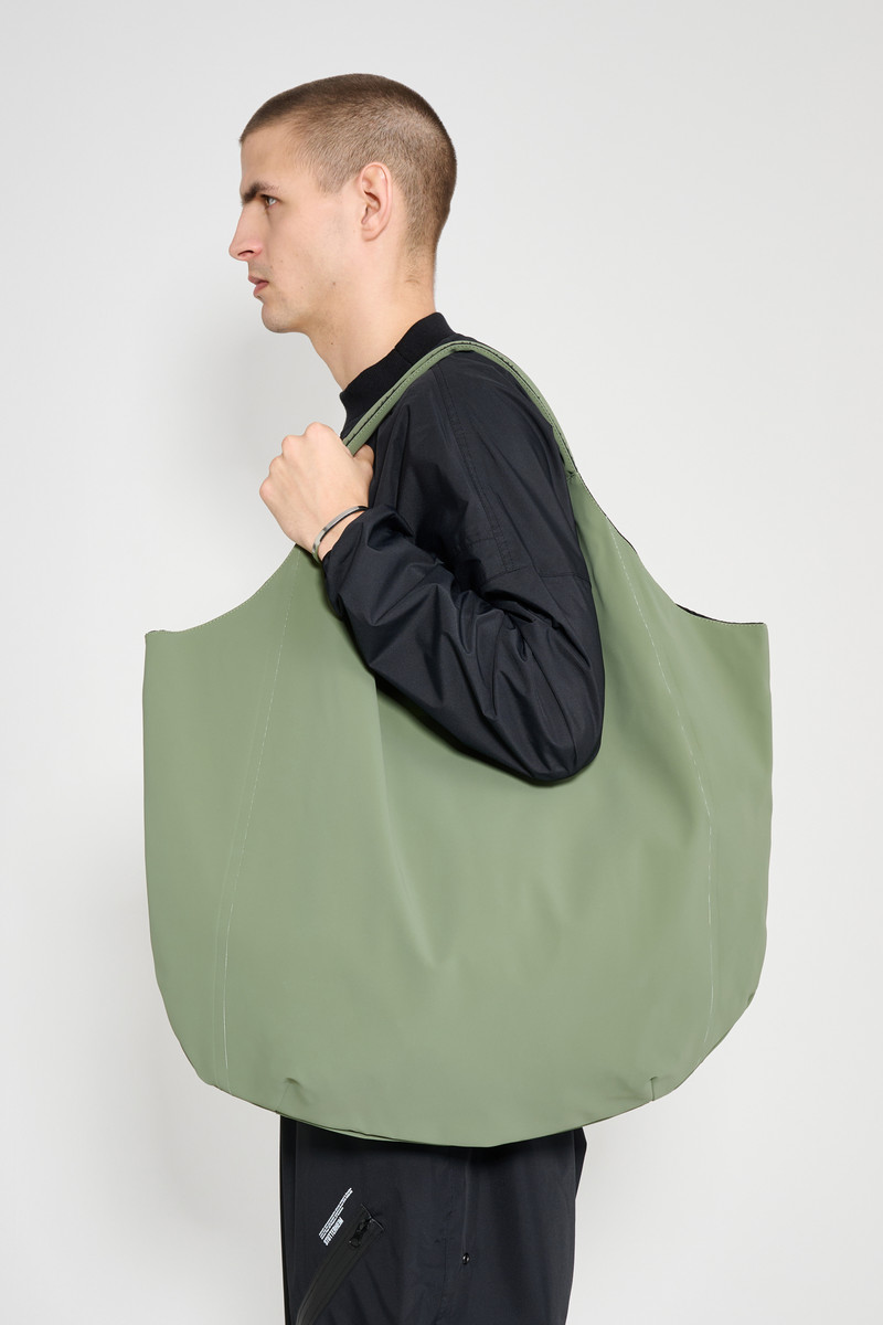 Stutterheim Svea Puffer Bag Matte Dry Green outlook