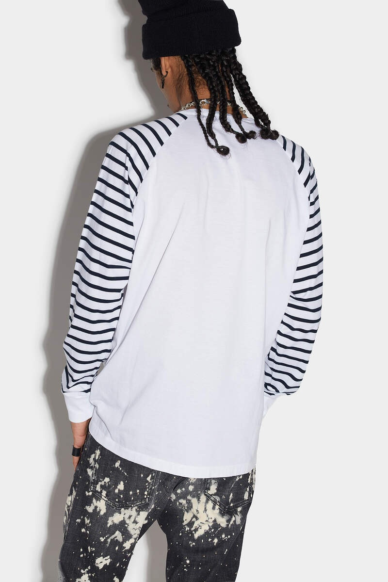 DSQUARED2 SURFER GANG RAVE SLOUCH RAGLAN T-SHIRT outlook