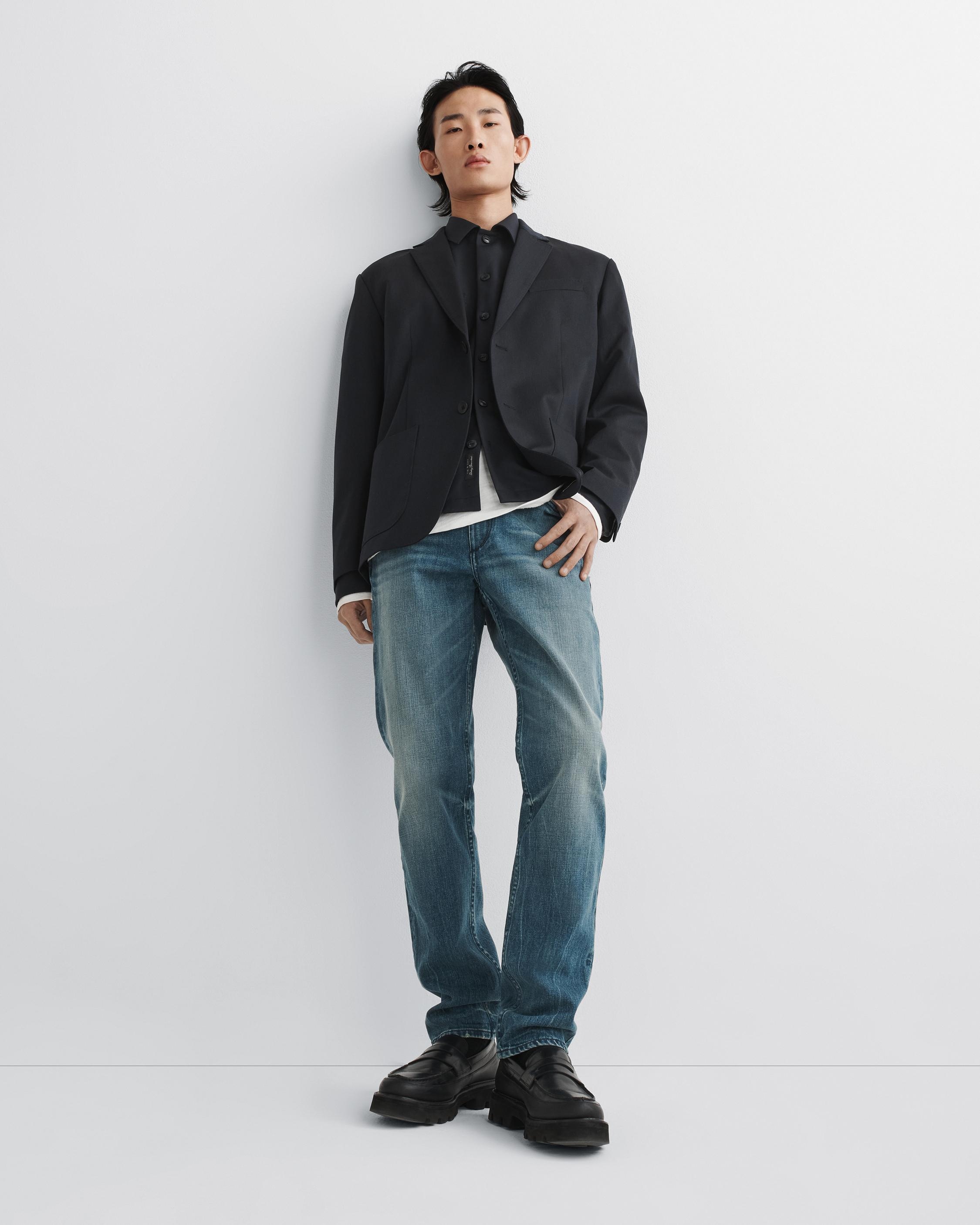 Fit 2 - Greenwich
Slim Authentic Stretch Jean - 6
