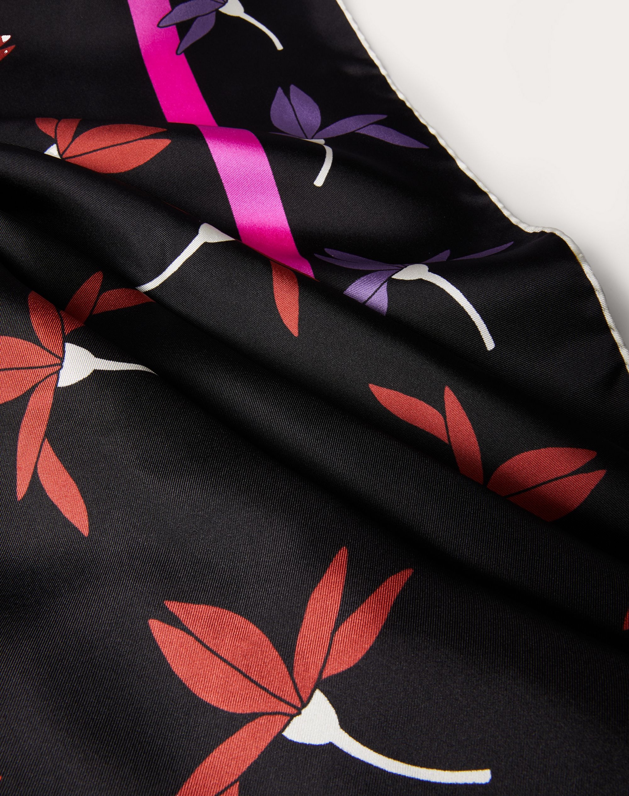 FOULARD WITH VALENTINO FAIRY FLOWERS PRINT IN SILK TWILL 90X90 CM - 3