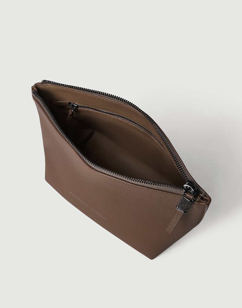 Grained calfskin pouch with shiny zipper pull 5