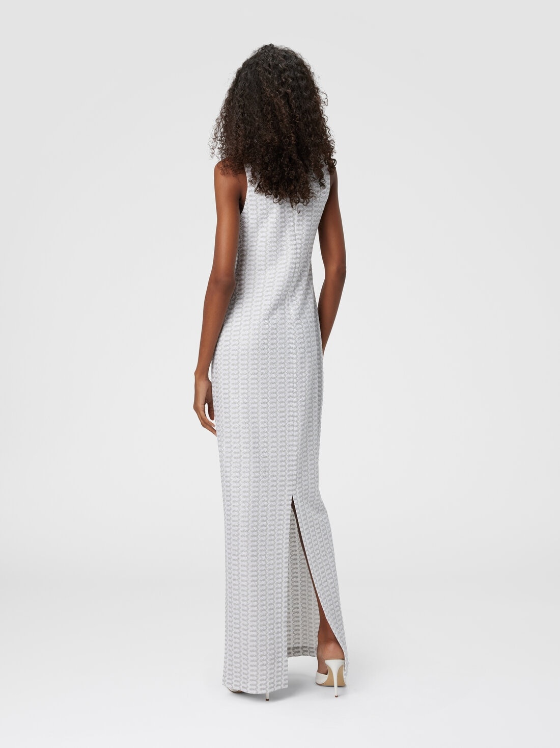 Long sleeveless dress in lamé viscose with lace motif - 3