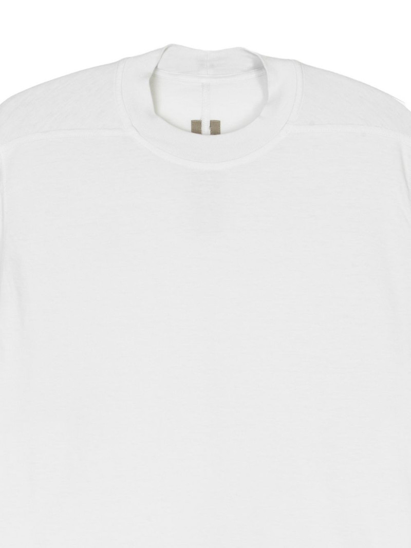 white T-shirt 3
