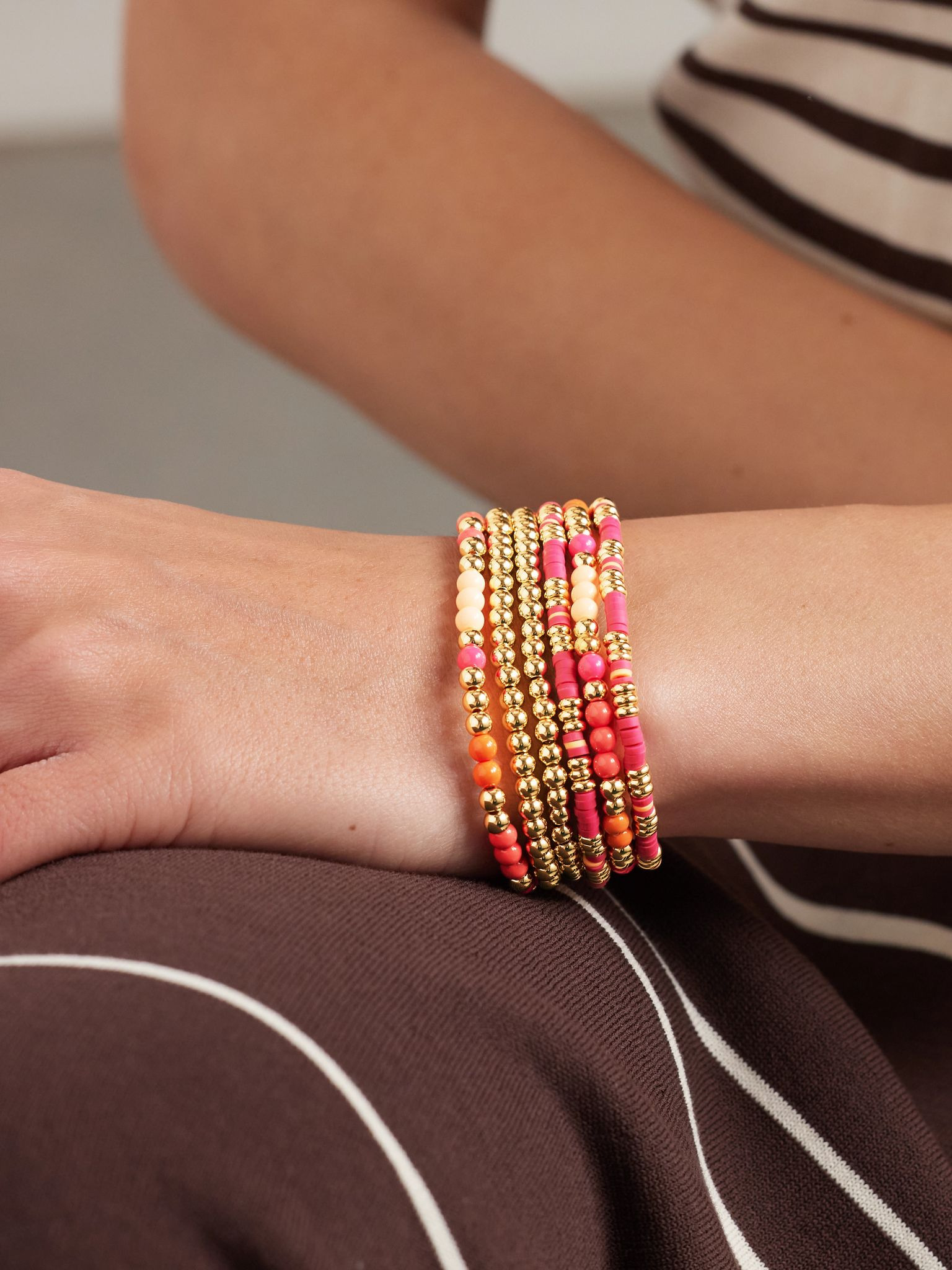 The Love Bunch set of six gold-tone, enamel and heishi bracelets Pink - 2