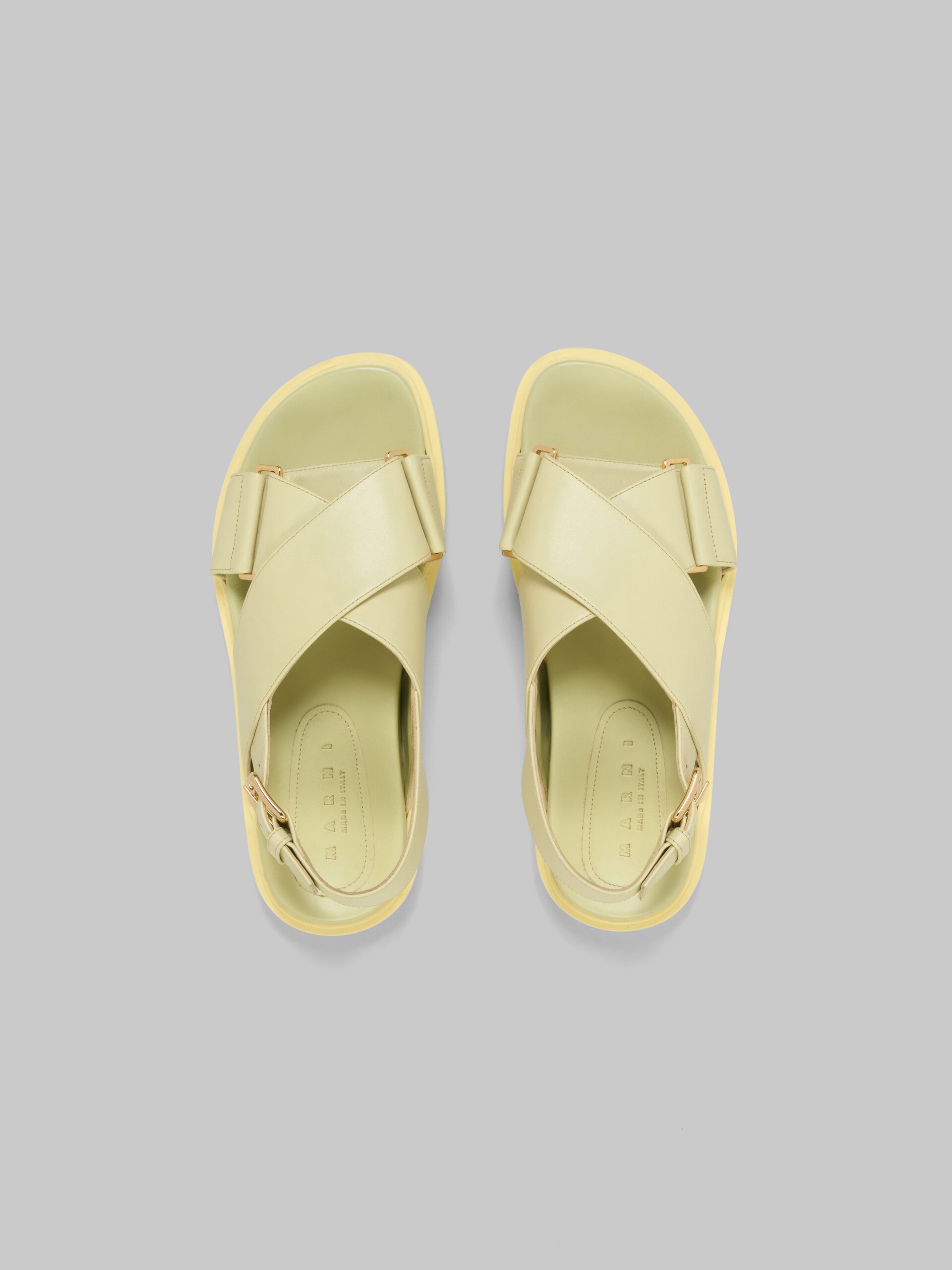 LIGHT YELLOW LEATHER FUSSBETT - 4