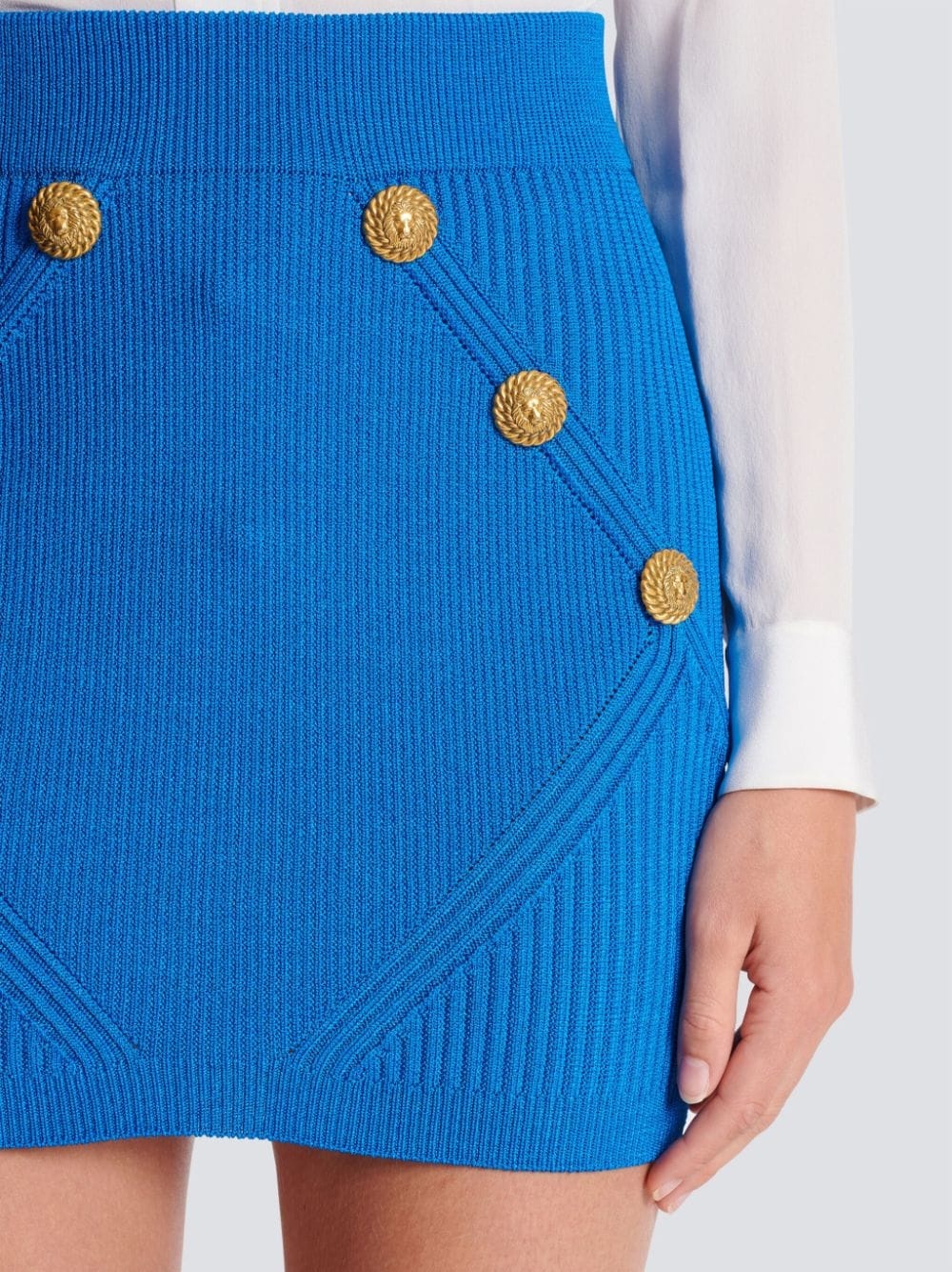 buttoned-embossed knit miniskirt - 7