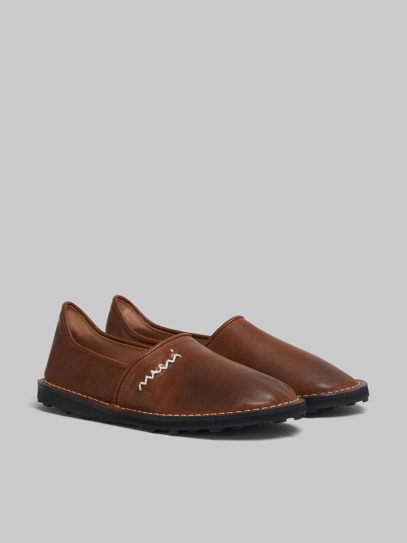 BROWN LEATHER SLIP-ON LOAFER WITH MARNI SYMBOL - 2
