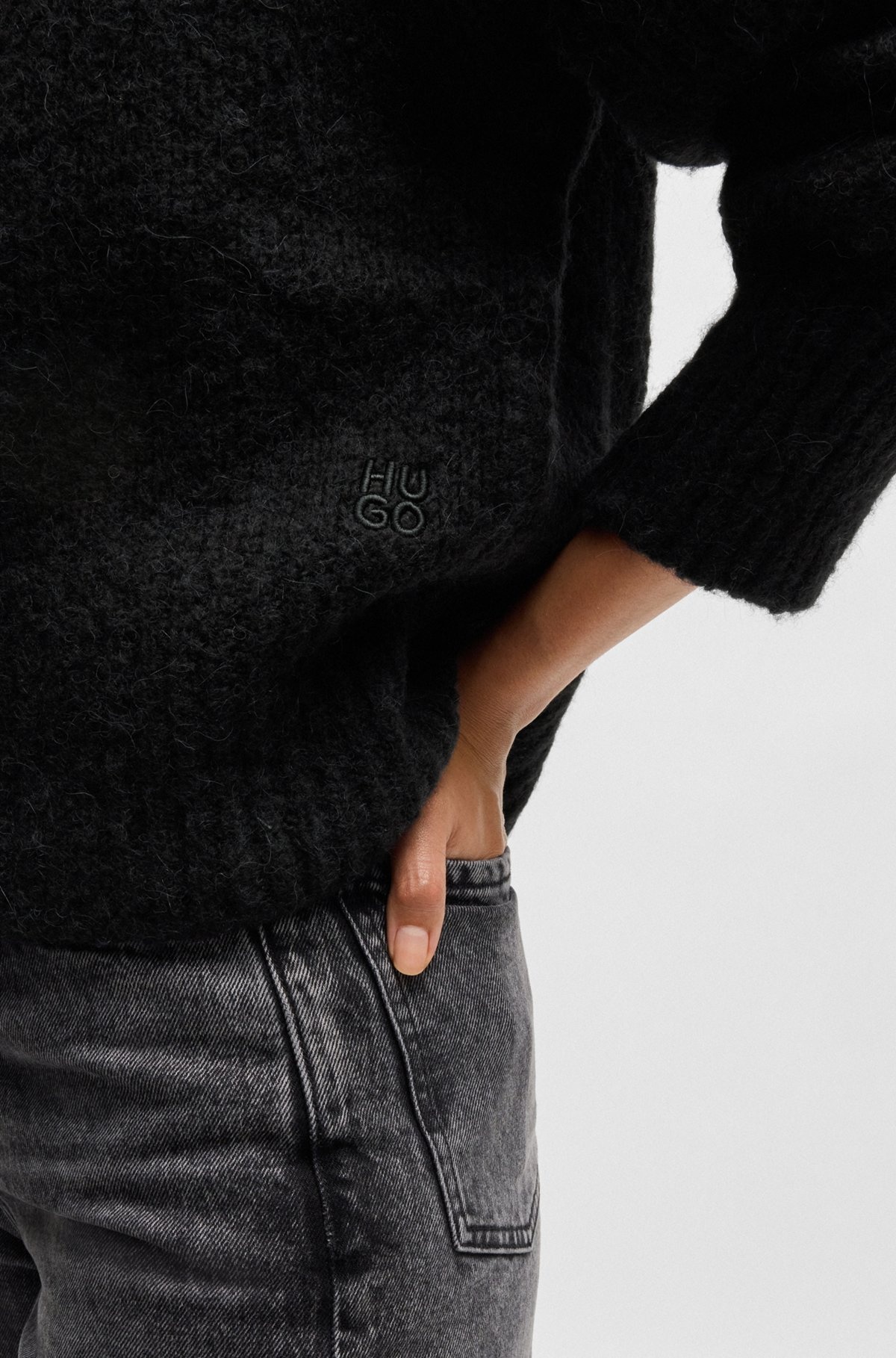 OVERSIZE-FIT CARDIGAN WITH V NECKLINE AND CROPPED LENGTH - 5