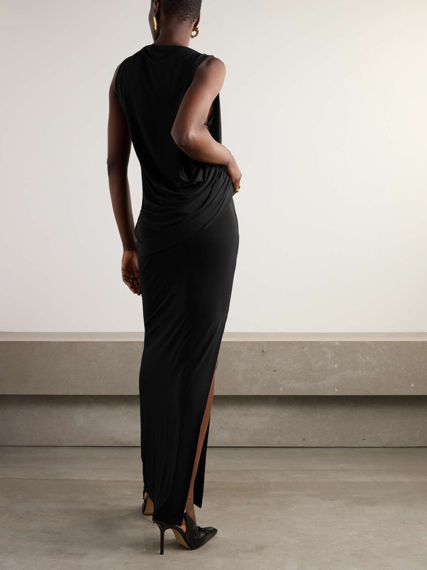 ワンピース JACQUEMUS SS25 LA ROBE PEPLO LONGUE (251DR230 2381250) Jacquemus La Robe Peplo Maxi Dress | Black | FARFETCH
