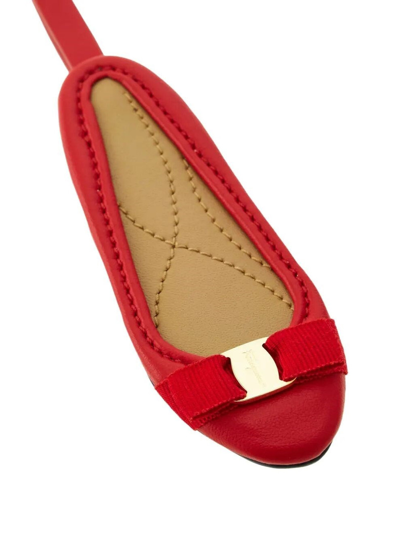 FERRAGAMO CHARM VARINA outlook