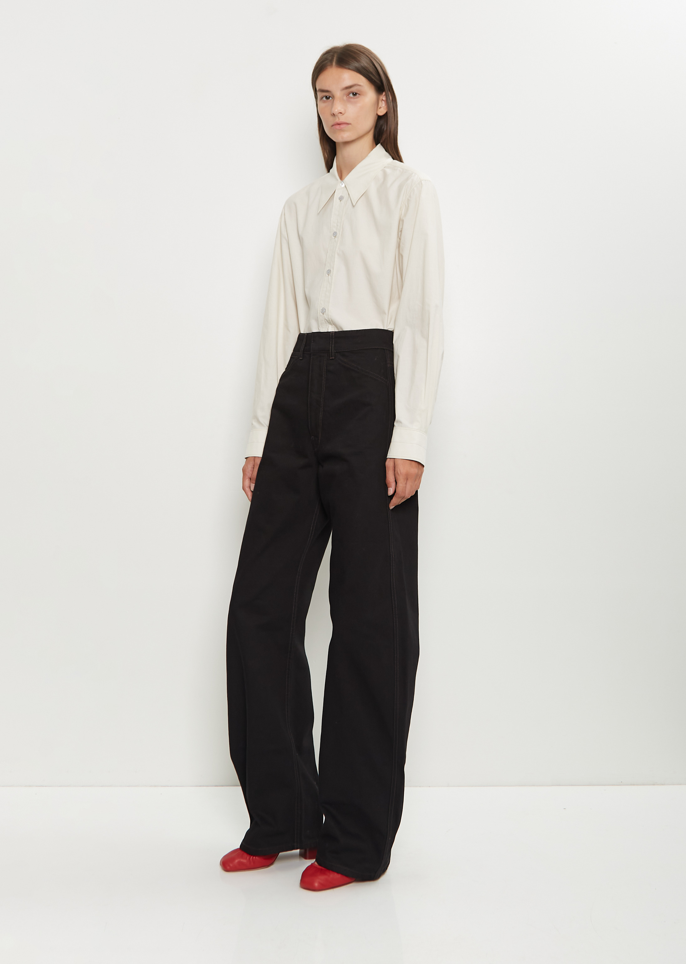 High Waisted Curved Denim Pants — Black - 4