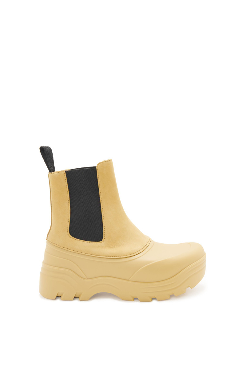 Field chelsea boot in nubuck and rubber 1