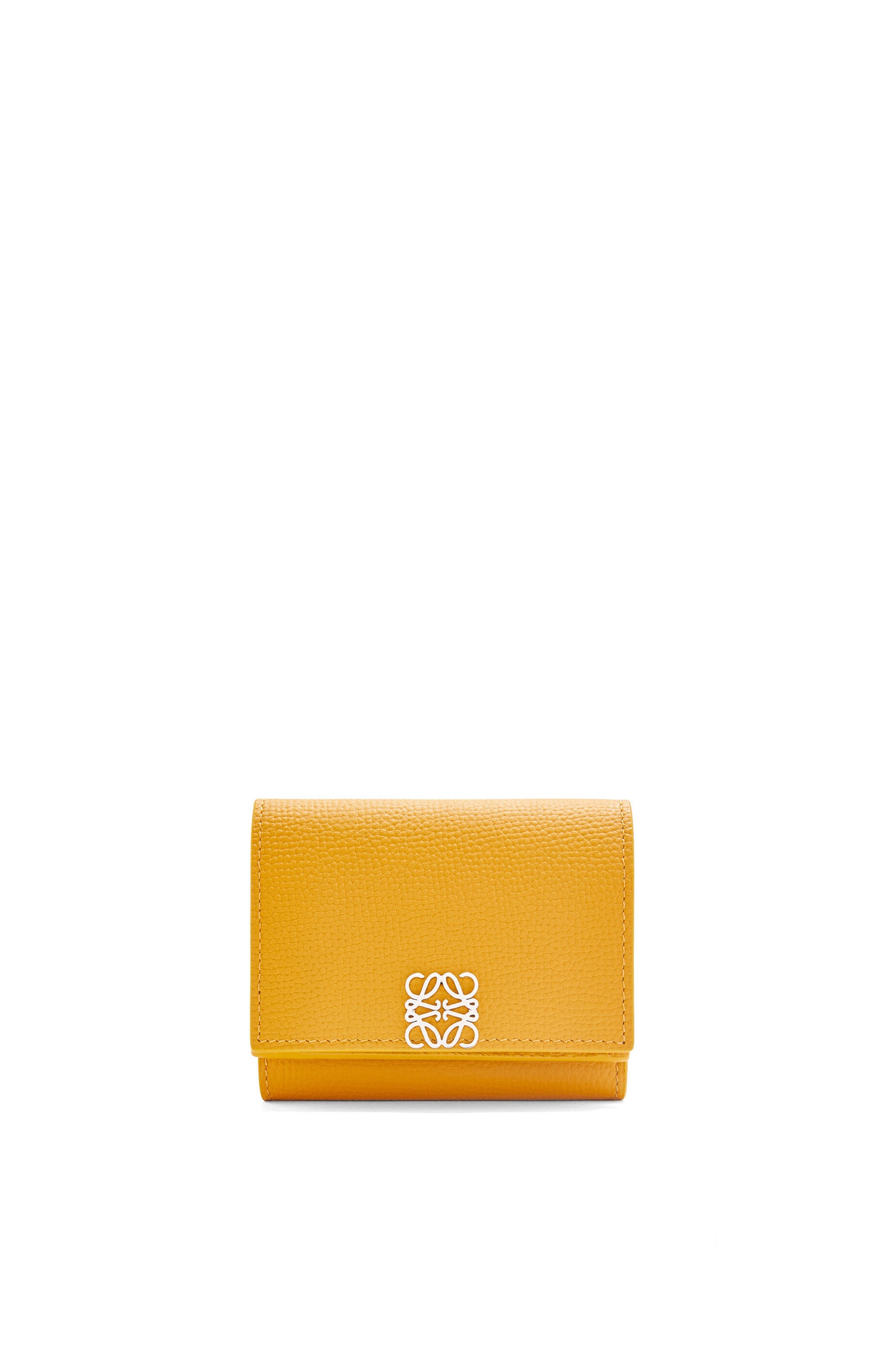 Anagram trifold wallet in pebble grain calfskin 1