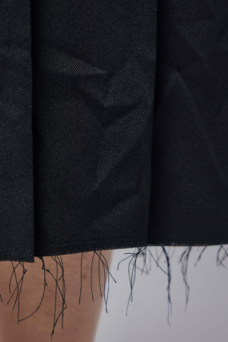 BLACK COMME des GARÇONS Unisex J-skirt outlook