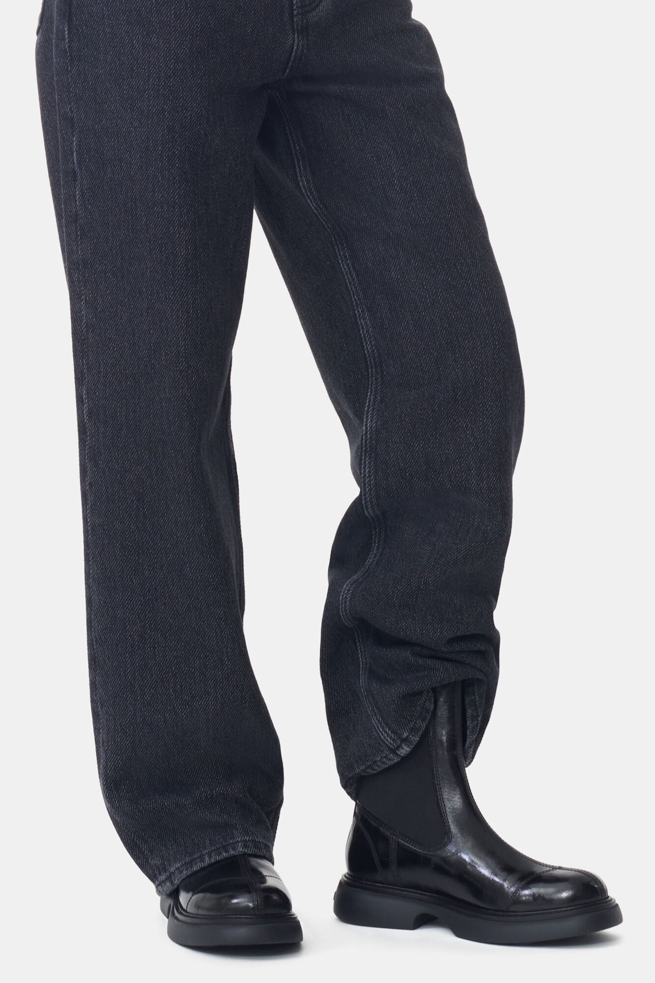 BLACK EVERYDAY MID CHELSEA BOOTS - 3