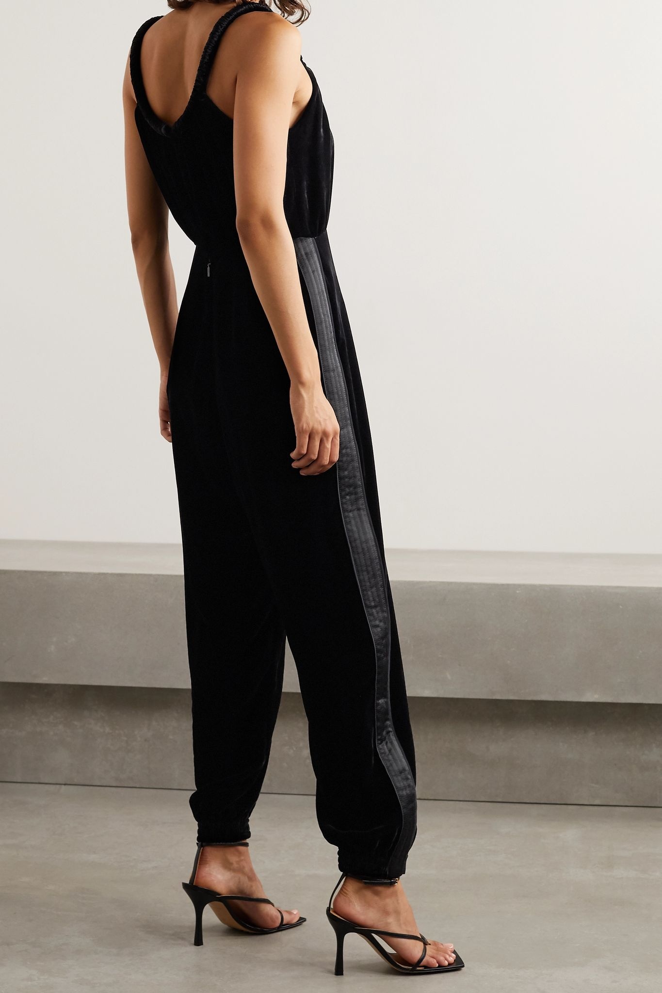 Twisted satin-trimmed velvet jumpsuit - 3