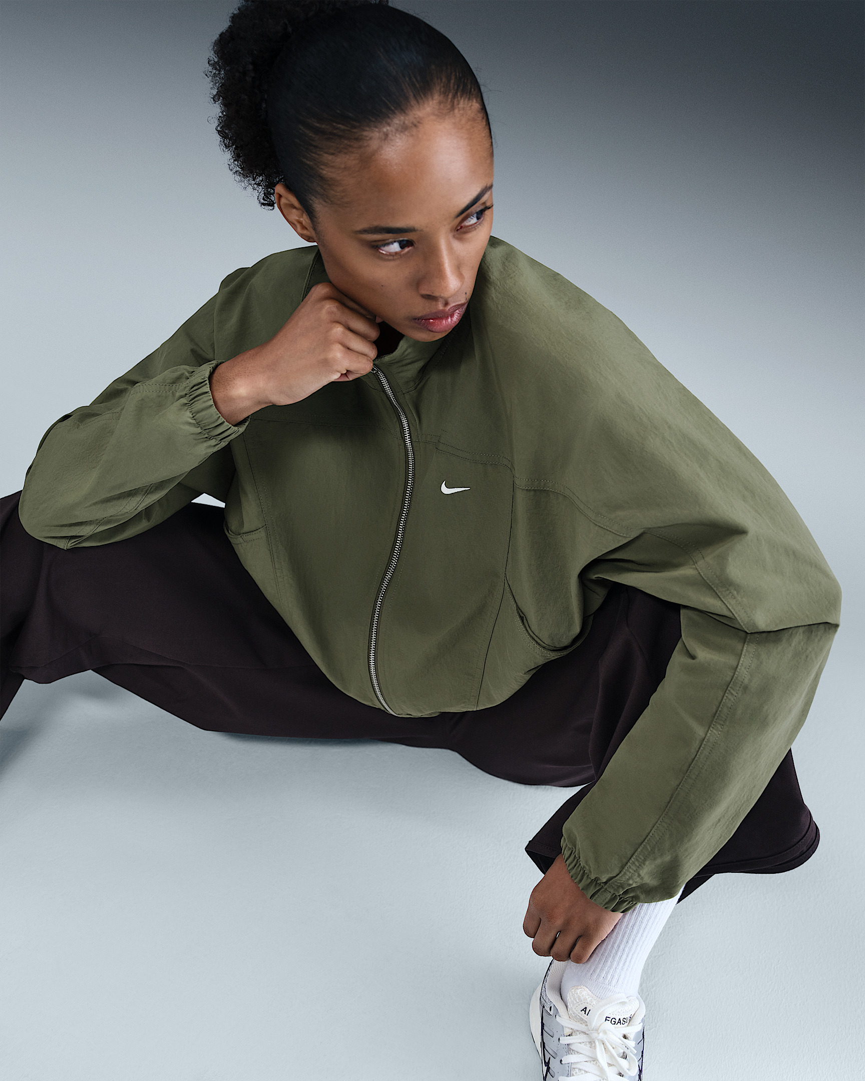 Nike Sportswear Everything Wovens Women's Oversized Repel UV Protection Jacket - 3
