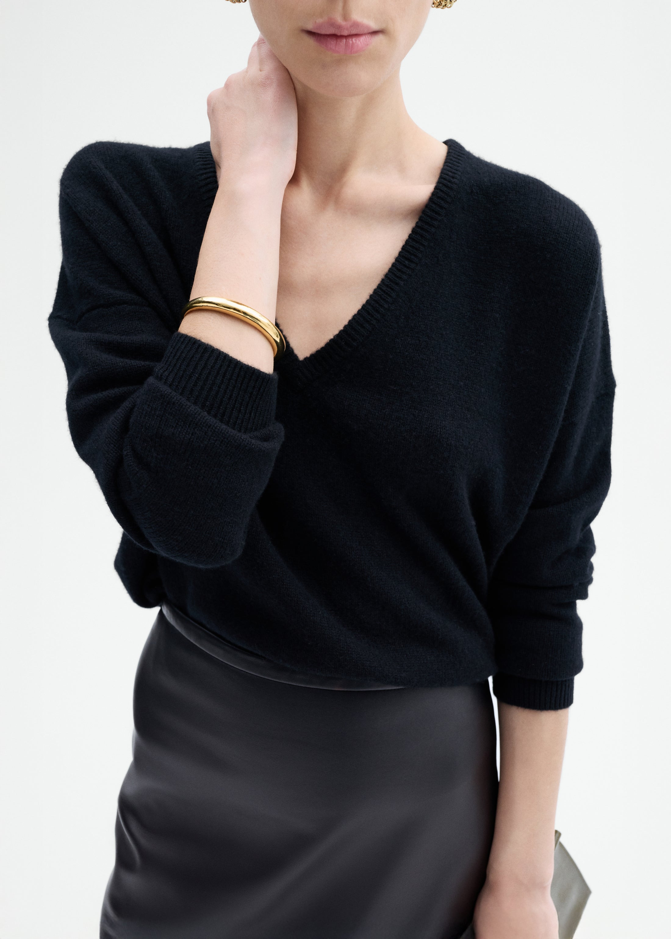 V-Neck Sweater in Cashmere - 2