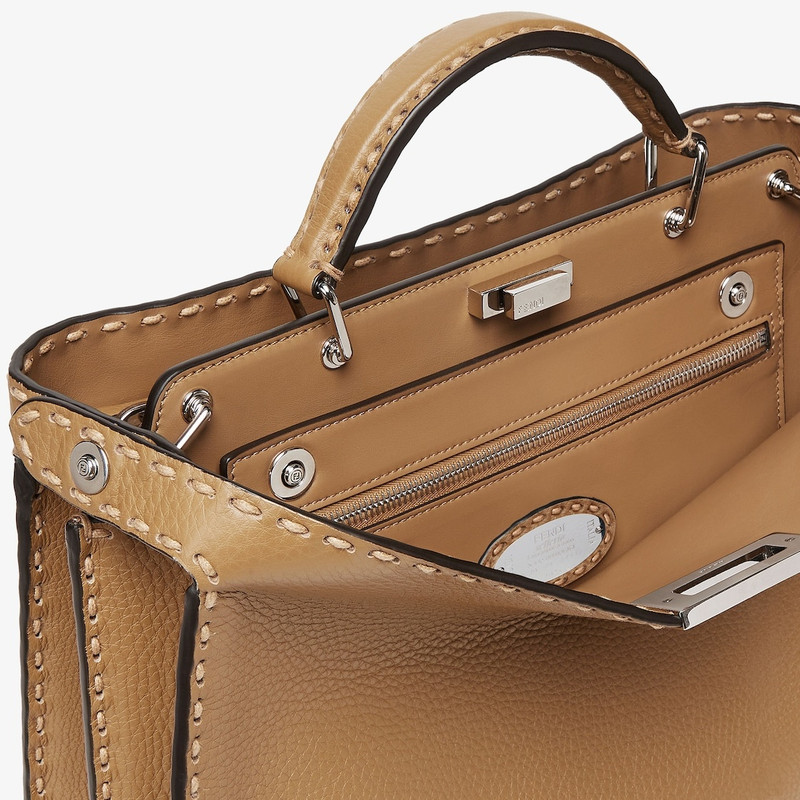 FENDI Peekaboo ISeeU Medium Selleria outlook