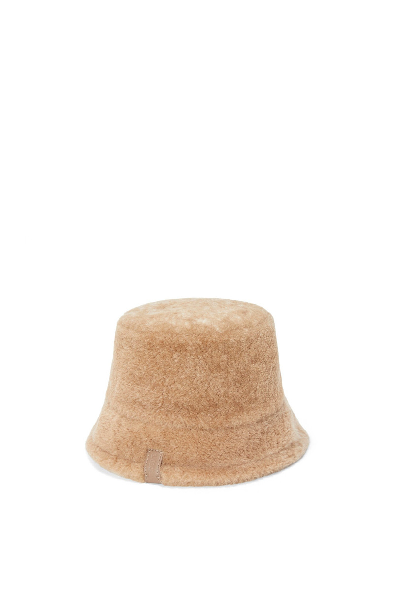 Bucket hat in shearling 1