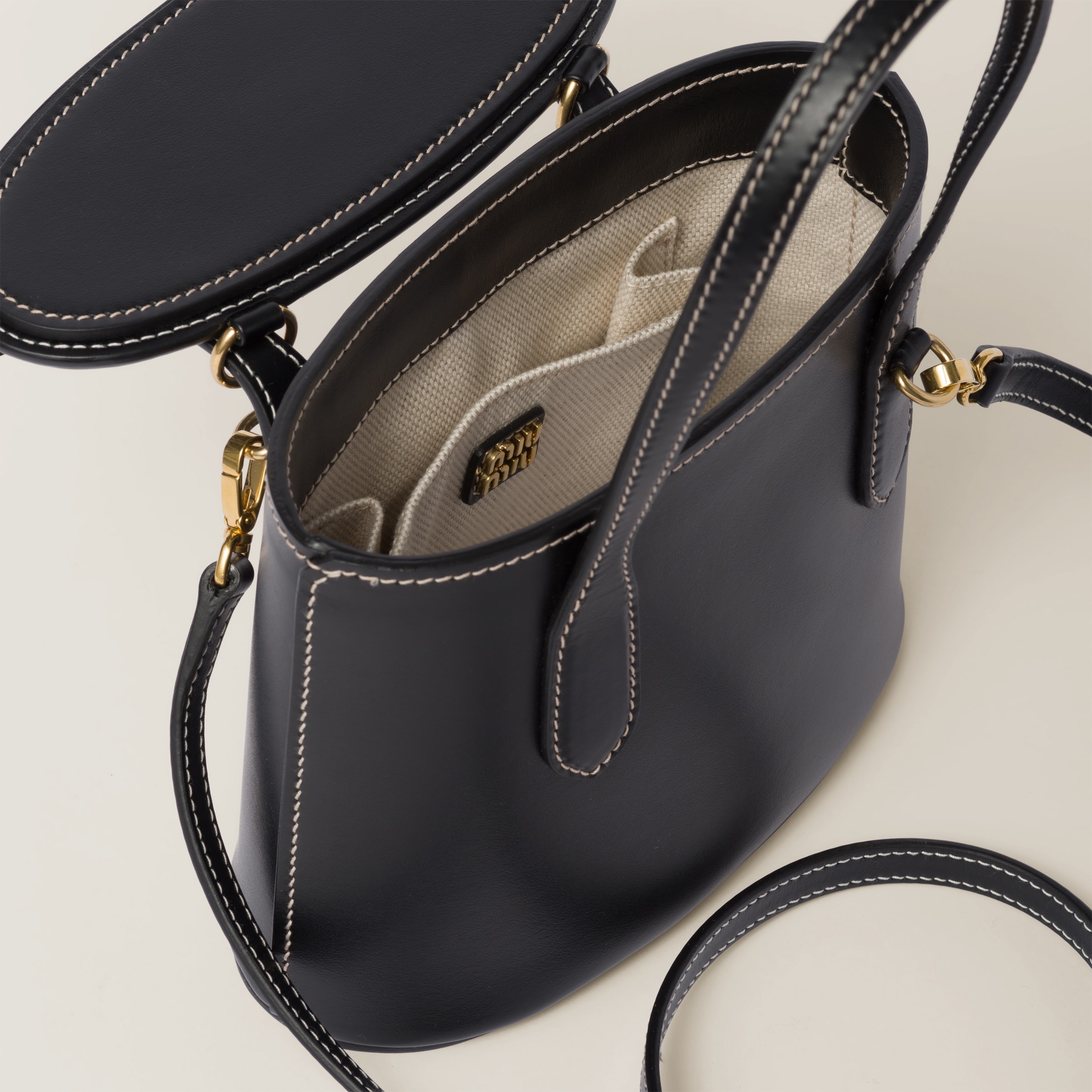 Leather handbag - 6
