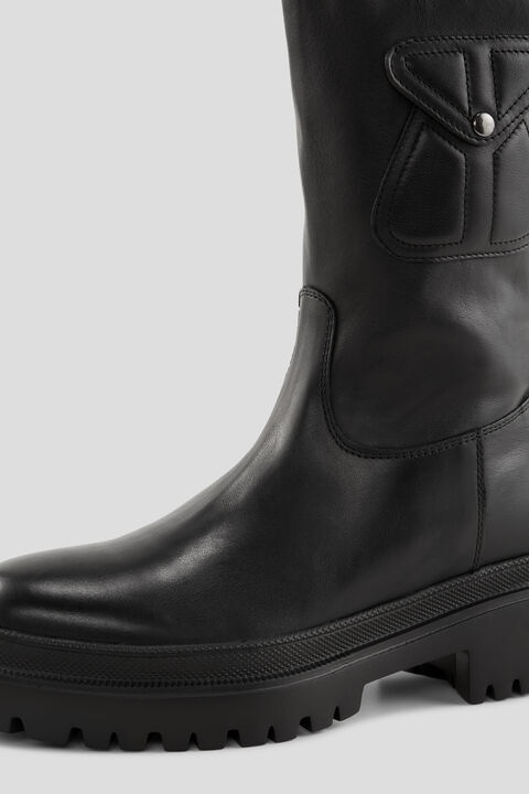 Chesa Alpina Boots in Black - 4