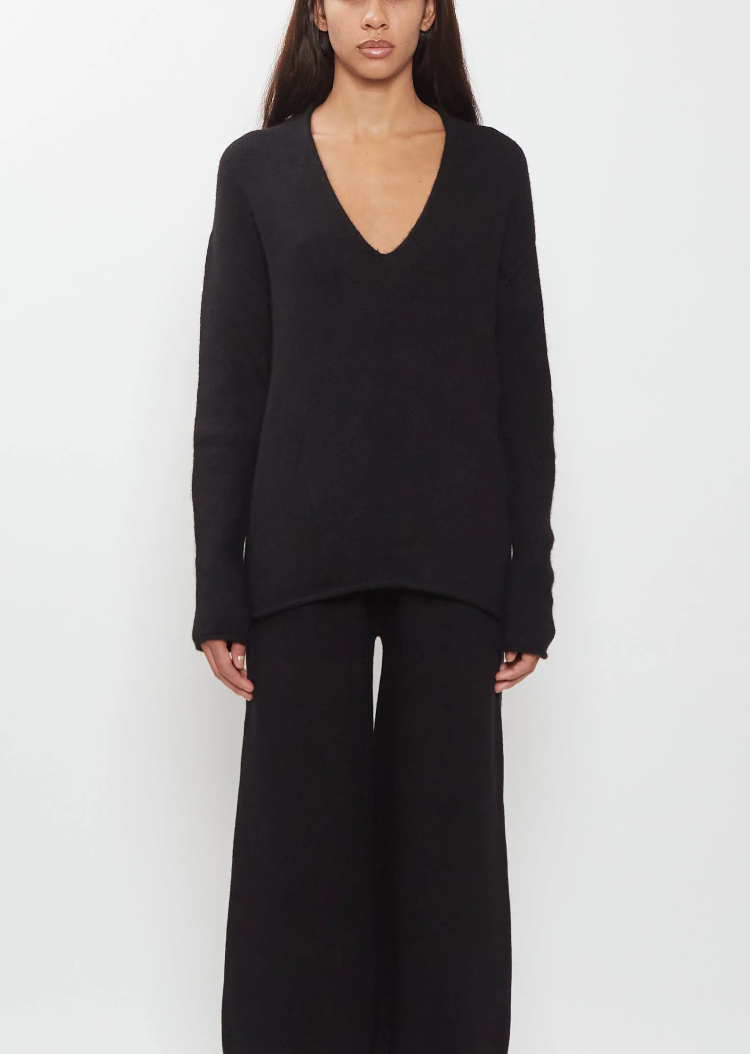 Soft V-Neck Alpaca Cashmere Sweater - 1