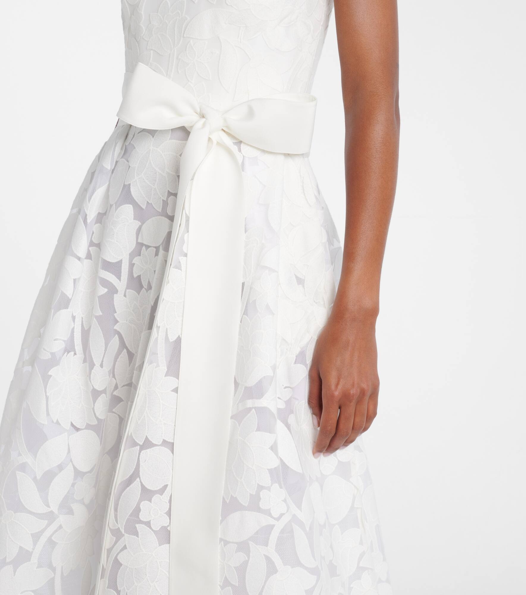 Bridal embroidered tulle gown - 4