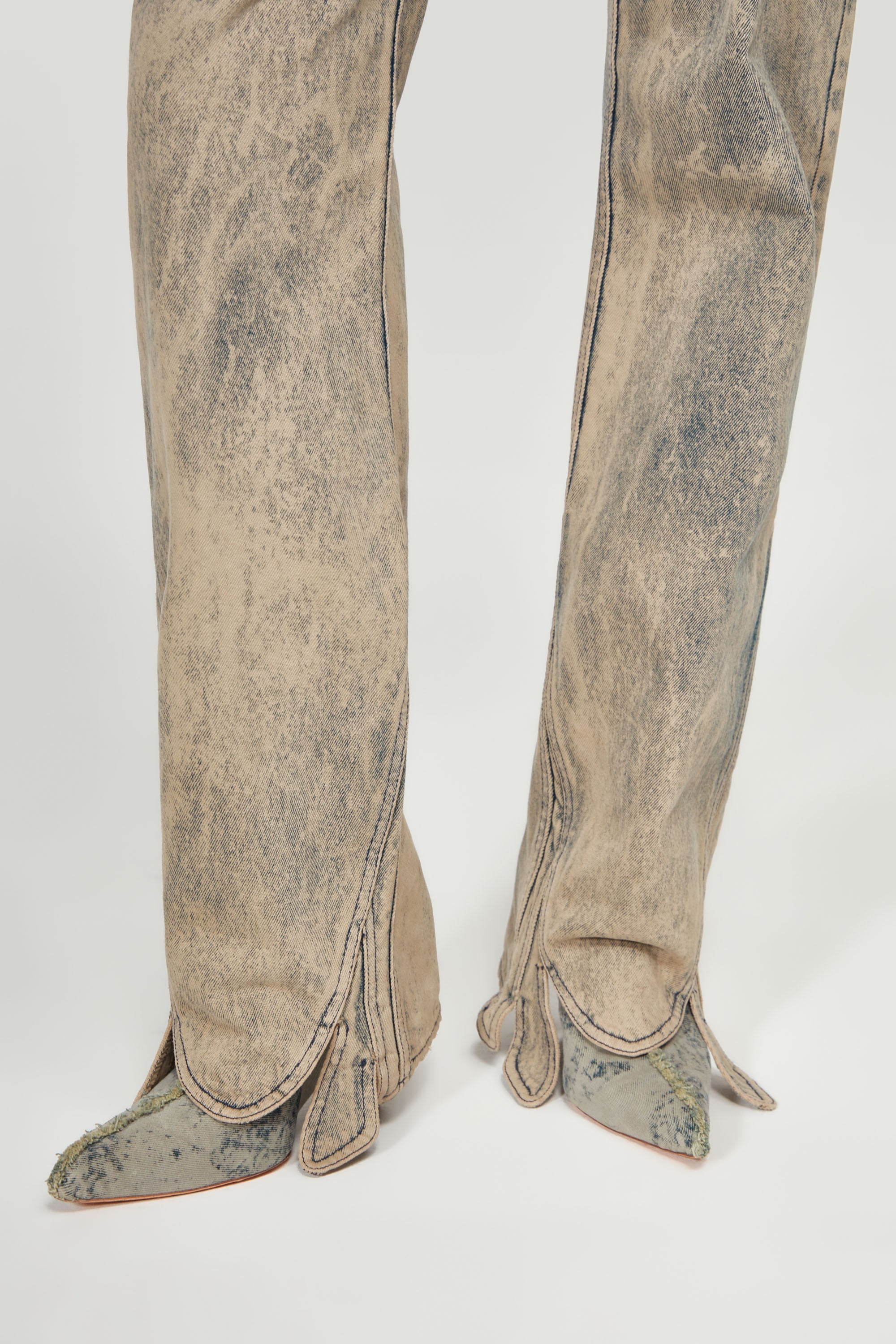 Fitted Tudor Jeans - 4