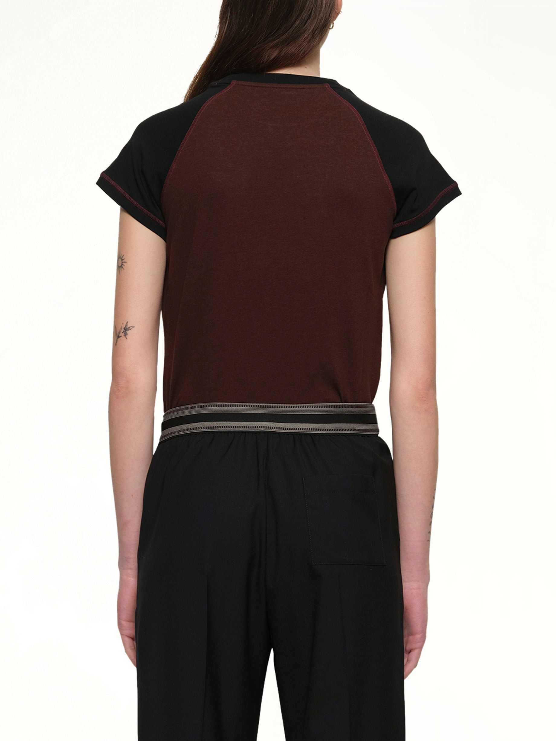 Small Fit T-Shirt in Black/Burgundy - 5