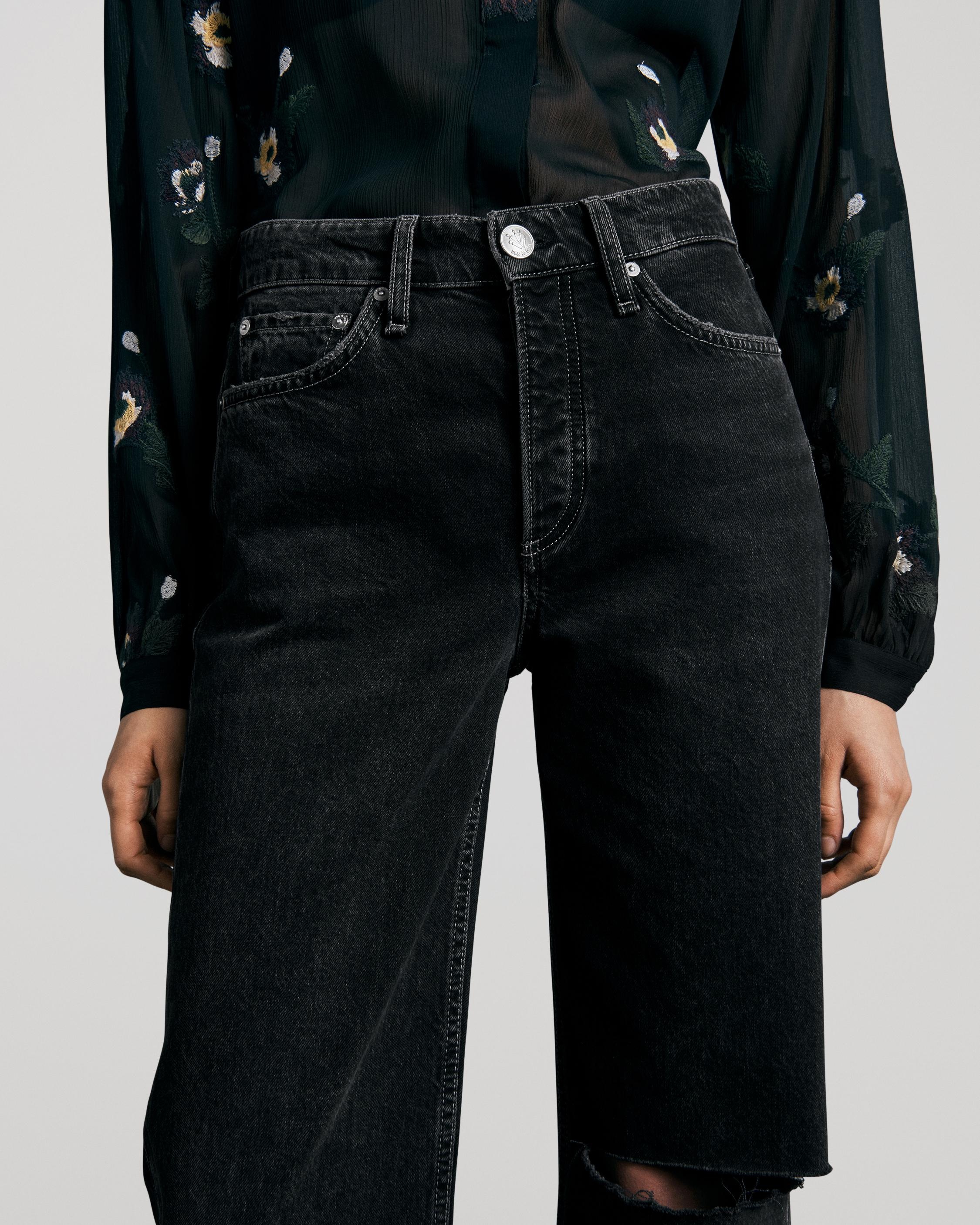 Logan Wide Leg - Fillmore
Mid-Rise Jean - 6