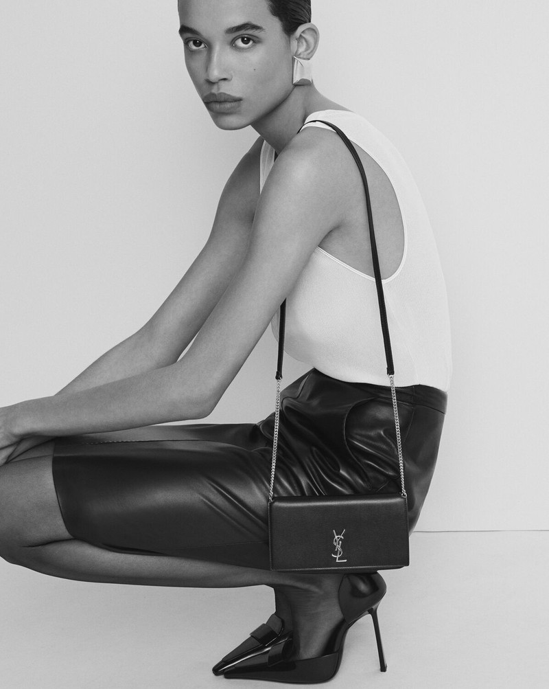 SAINT LAURENT CASSANDRE PHONE CASE IN PATENT LEATHER outlook