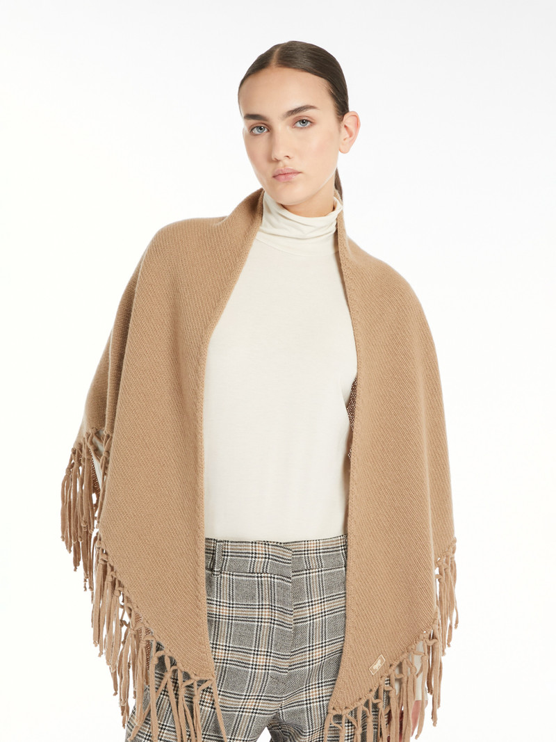 TORNADO Triangular wool shawl 4