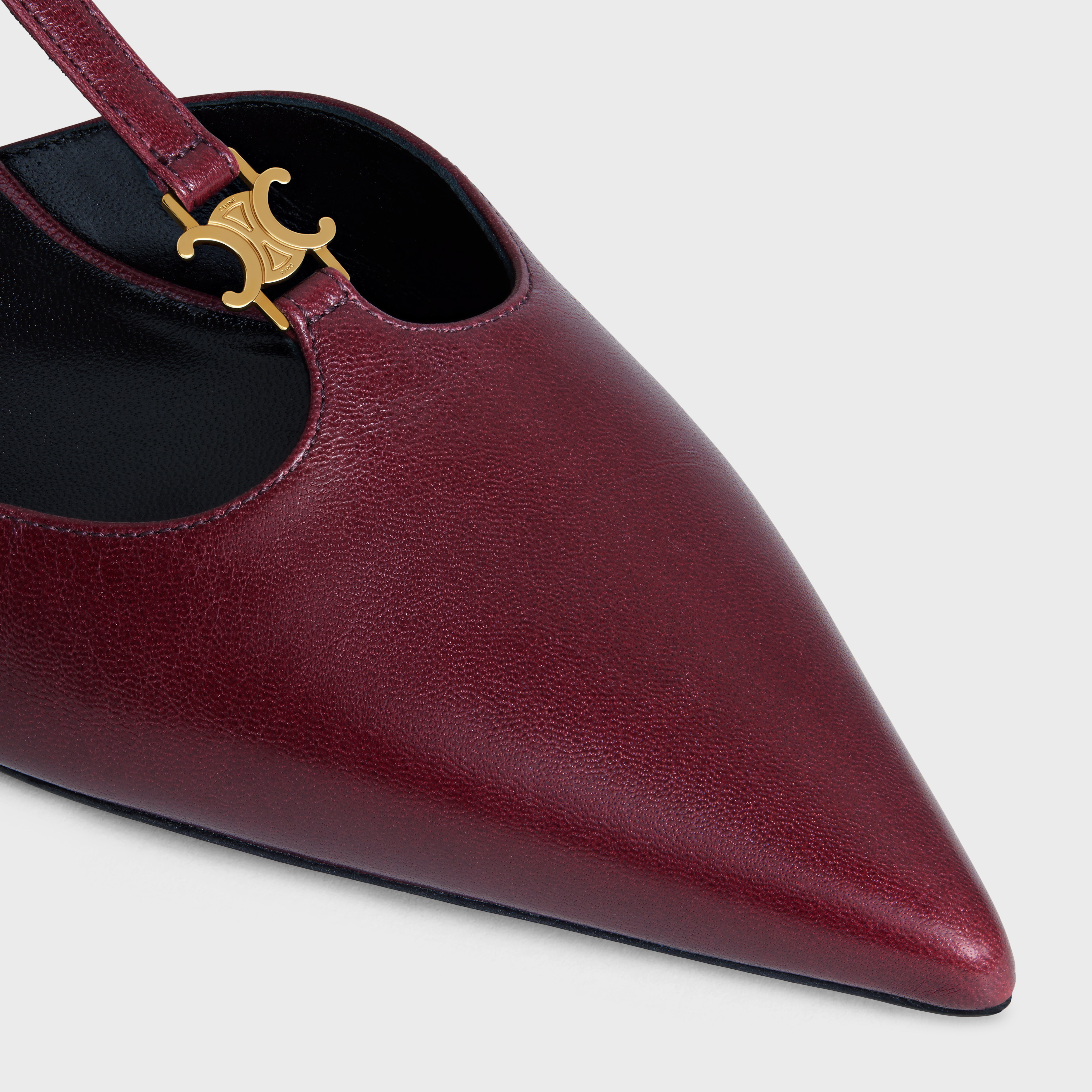 サンダル・ミュール CELINE | KITTEN TRIOMPHE T-BAR STRAP PUMP LAMBSKIN CELINE CELINE KITTEN TRIOMPHE T-BAR STRAP PUMP in LAMBSKIN