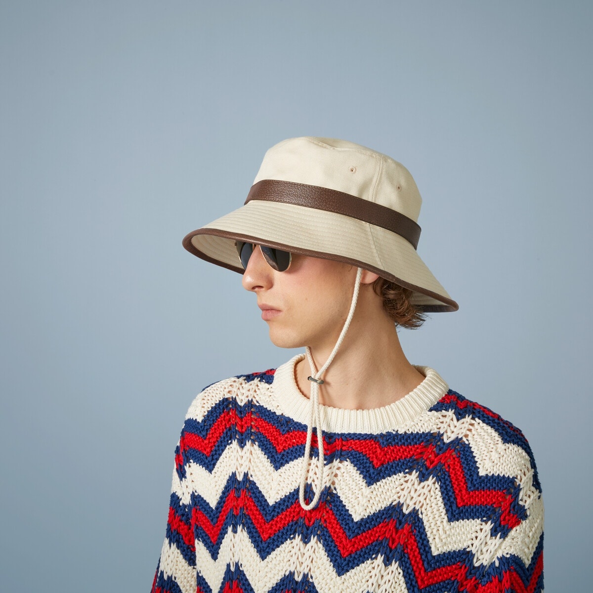 Cotton bucket hat with chin strap - 3