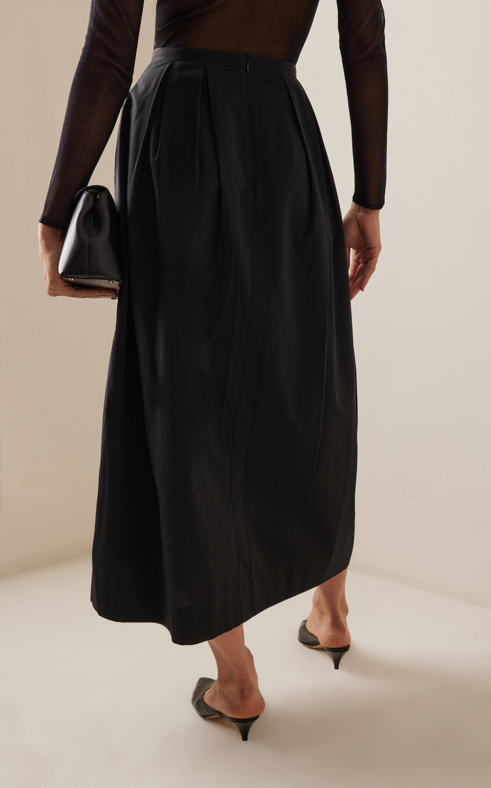 Curved Pleated Crepe Maxi Skirt black - 4