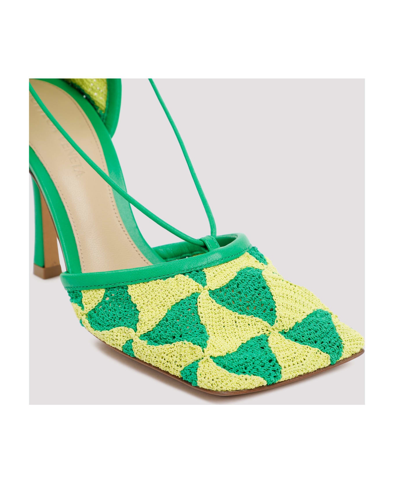BOTTEGA VENETA ハトルサンタル 661269V00P0 5475 BOTTEGA VENETA ハトルサンタル 661269V00P0 5475 Bottega