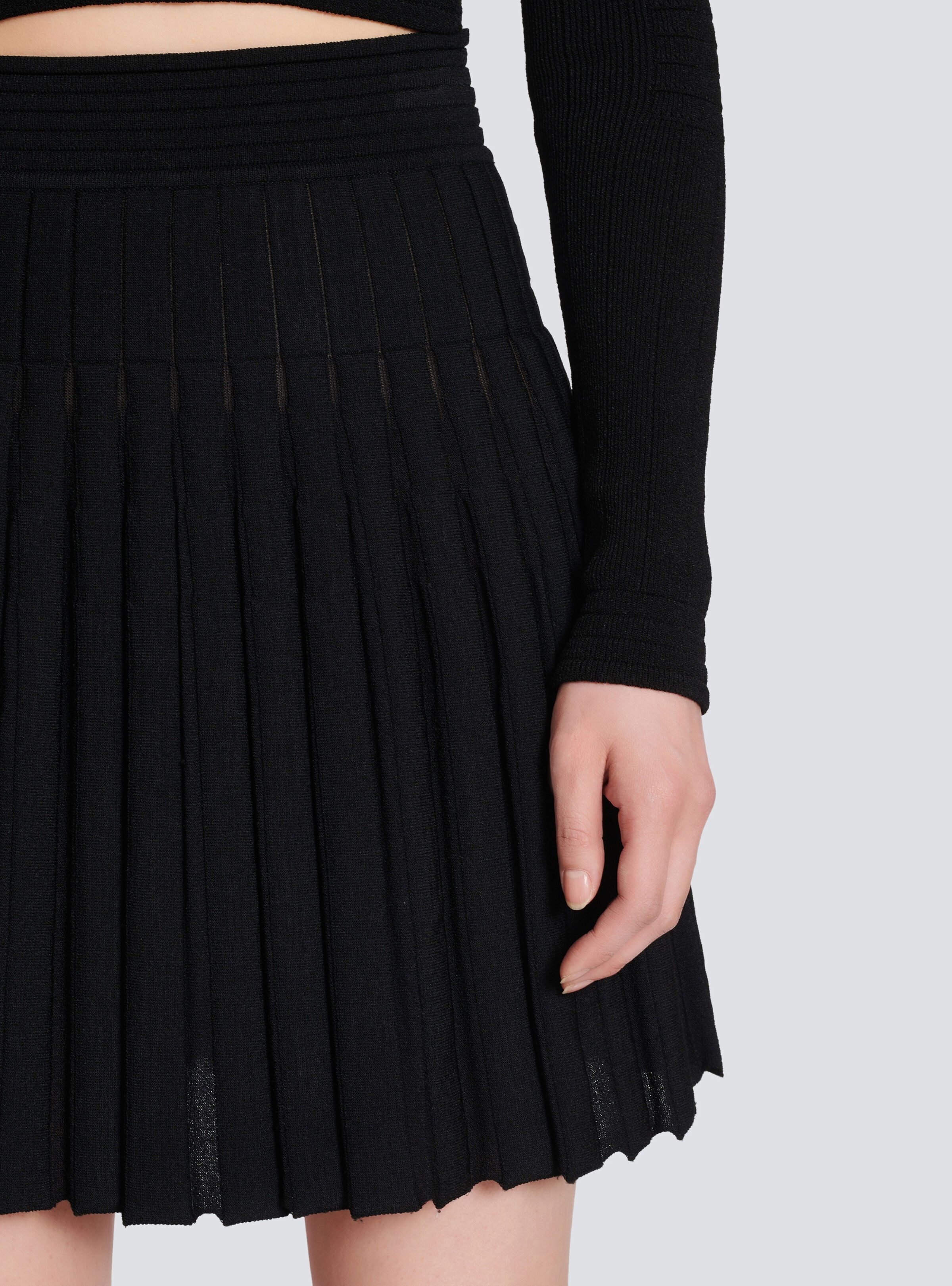 Short pleated knit skirt - 7