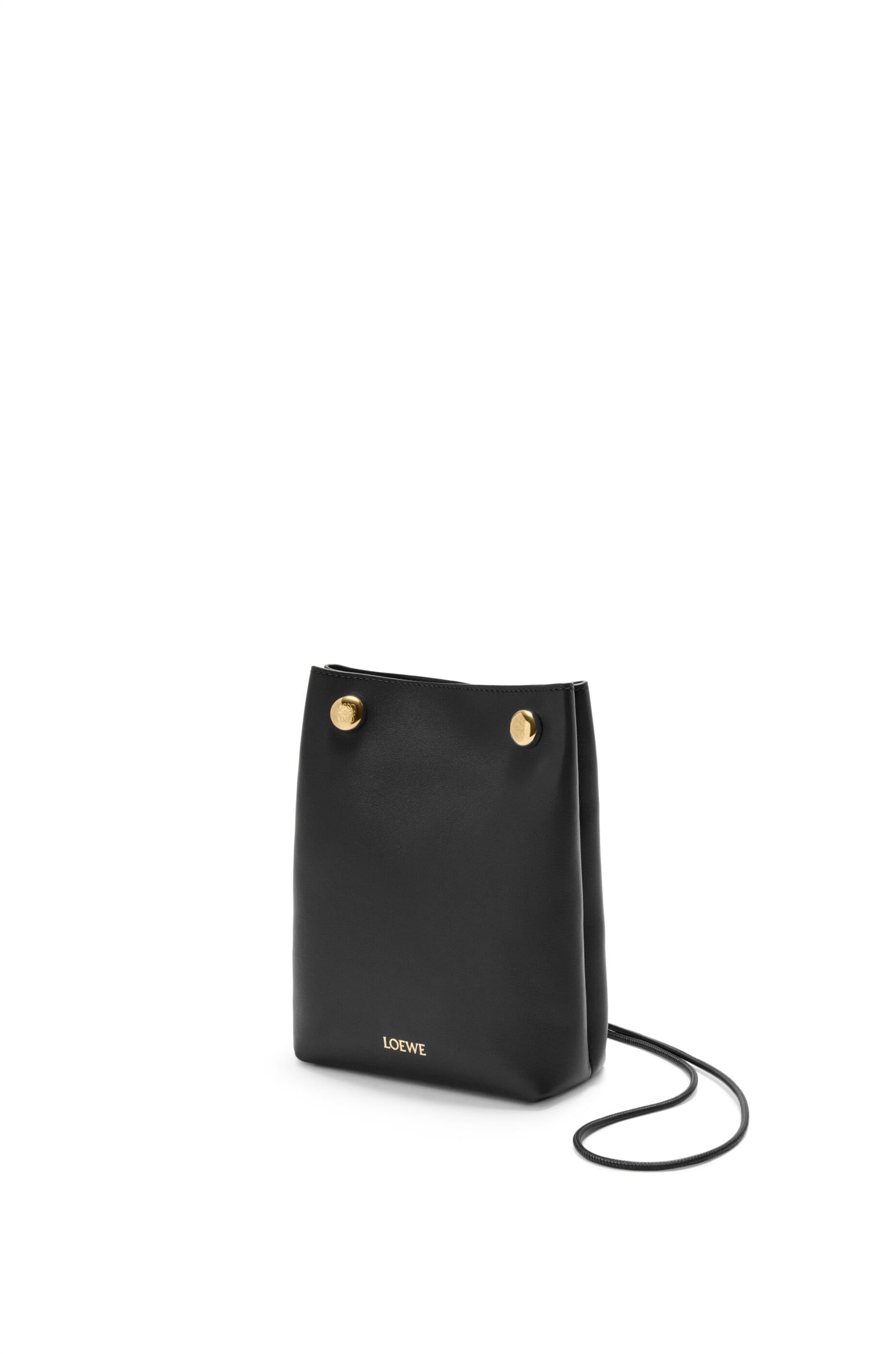 Loewe Pebble pouch in smooth calfskin | REVERSIBLE