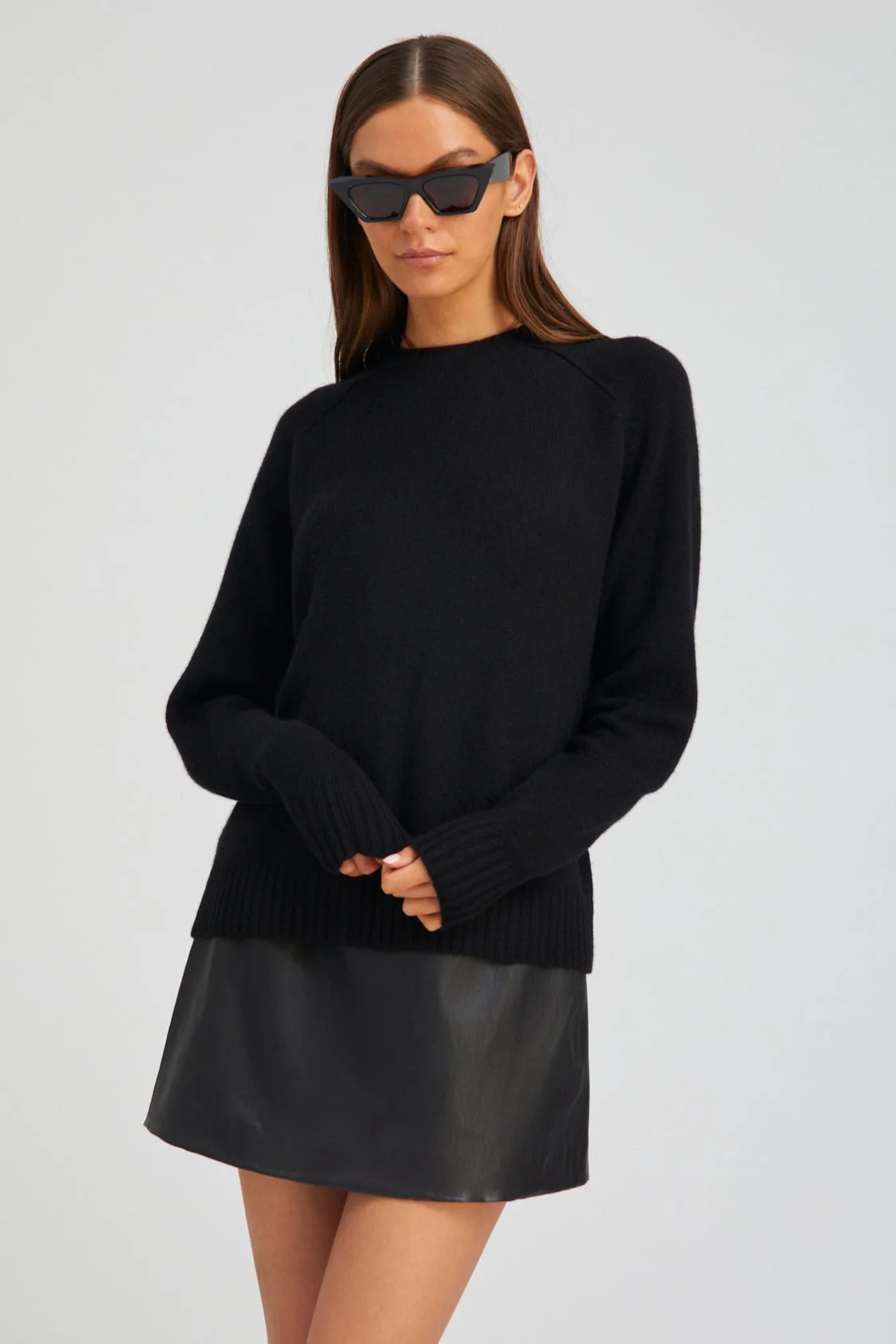 BLACK CASHMERE LOOSE GAUGE CREWNECK - 1
